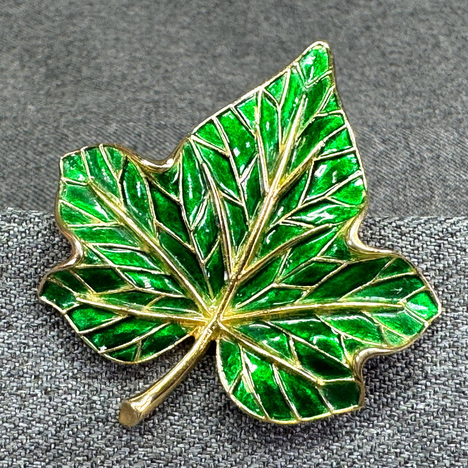 Vintage Crown Trifari Green Enamel Maple Leaf Brooch Pin (1 of 5)