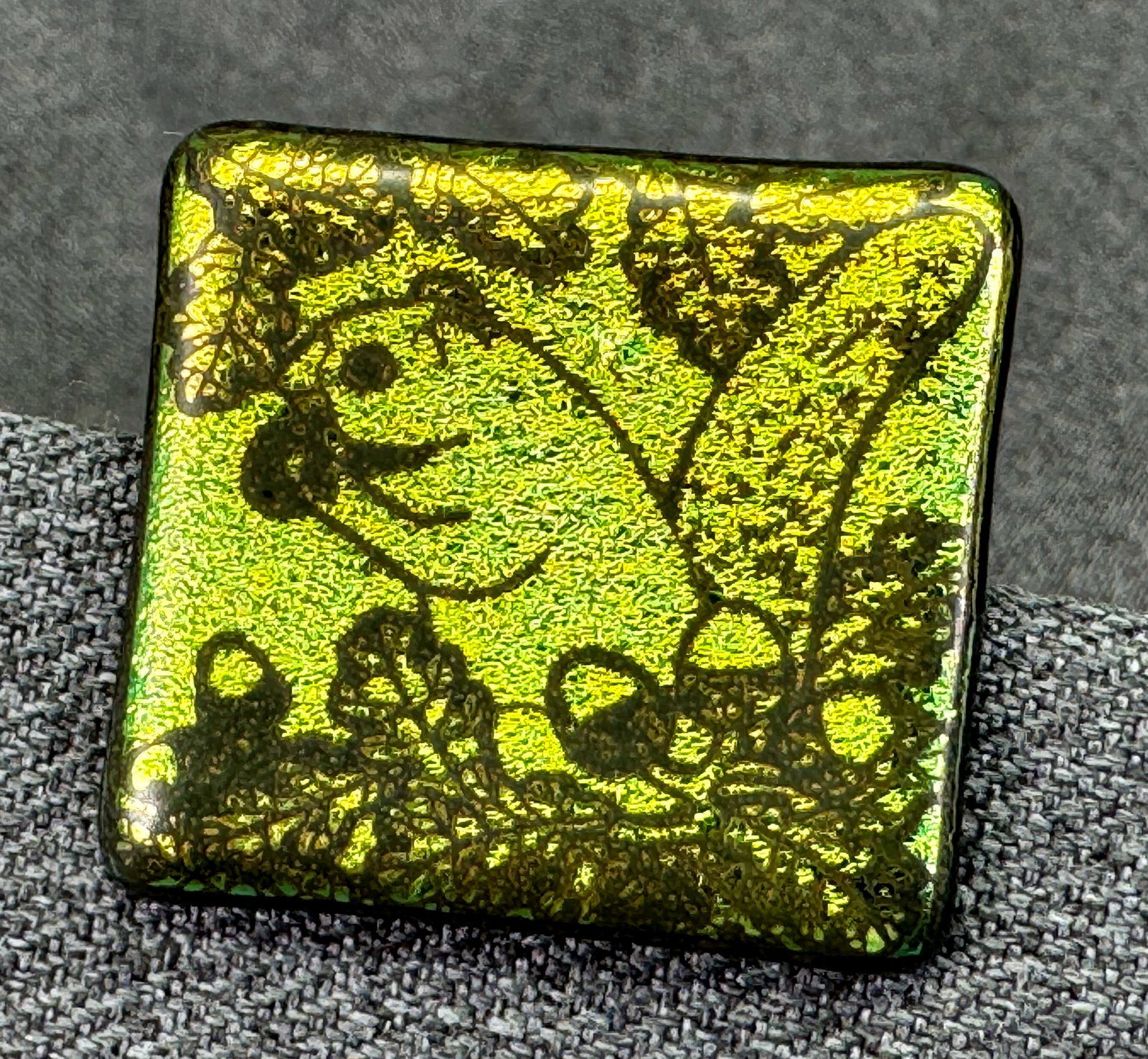 Vintage Fused Dichroic Foil Art Glass Squirrel Acorn Brooch Pin. *h (1 of 4)