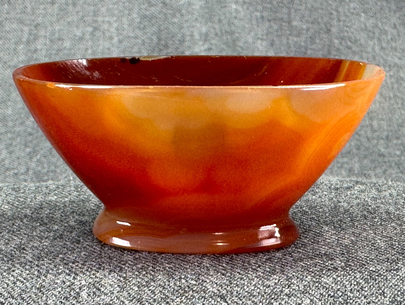 Chinese carnelian agate miniature bowl. (1 of 8)
