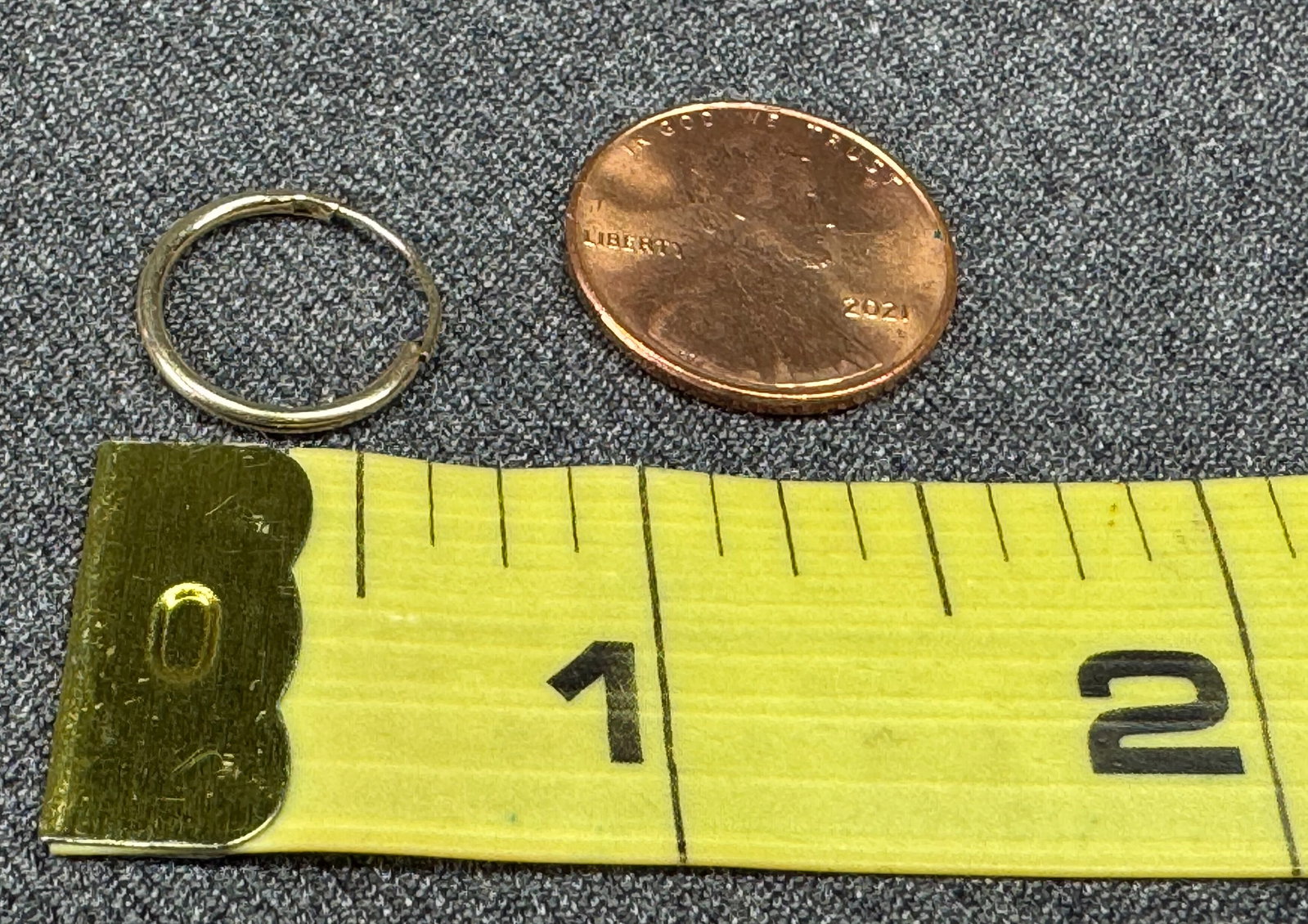 Vintage solid 10K solid yellow gold single hoop earring - 5