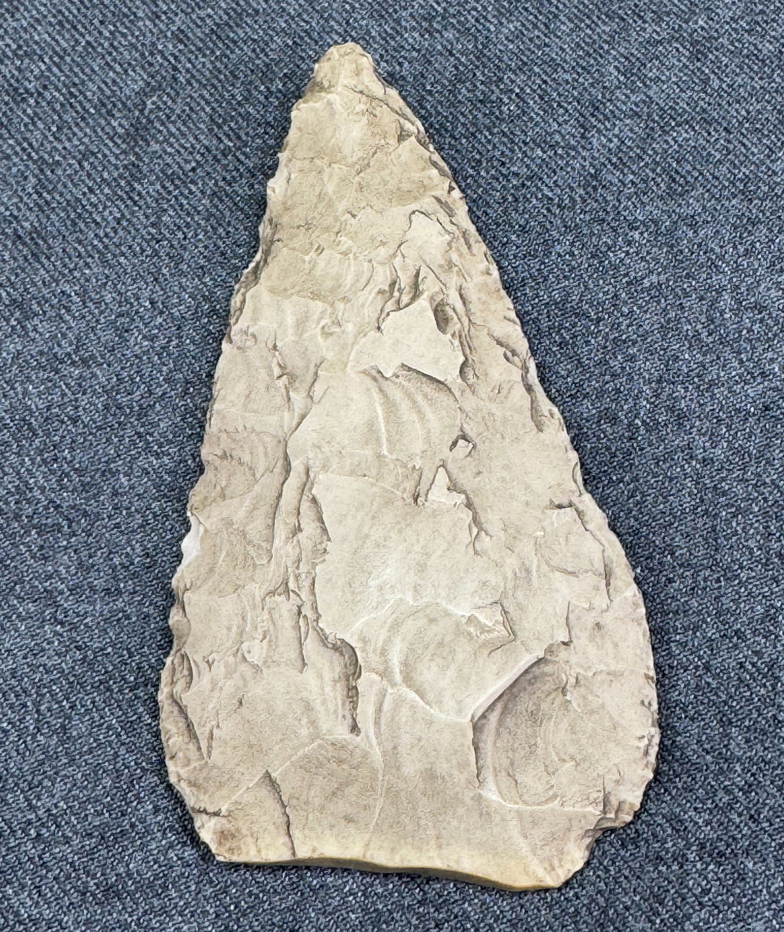 European Paleolithic Magdalenian Stone Tool: European Paleolithic Magdalenian Stone Tool. For measures please refer to the pictures that were taken with a measuring tape. IN HOUSE FLAT SHIPPING & HANDLING COST WITHIN ALL THE U.S. : $8 To bypass 