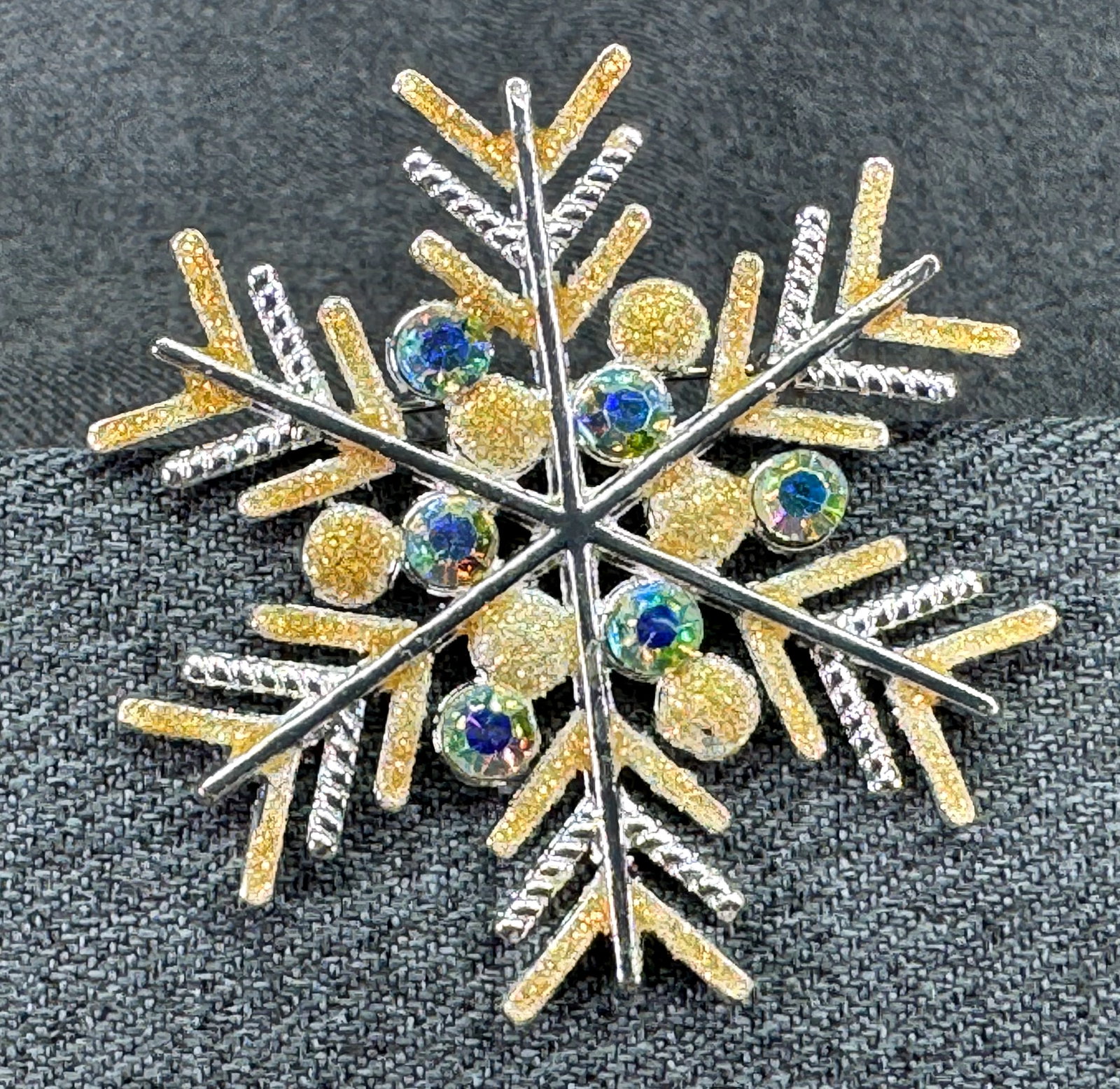 Vintage Aurora Borealis Crystals Snowflake Brooch Pin. Silver Tone & Gold Glitter. *i (1 of 4)
