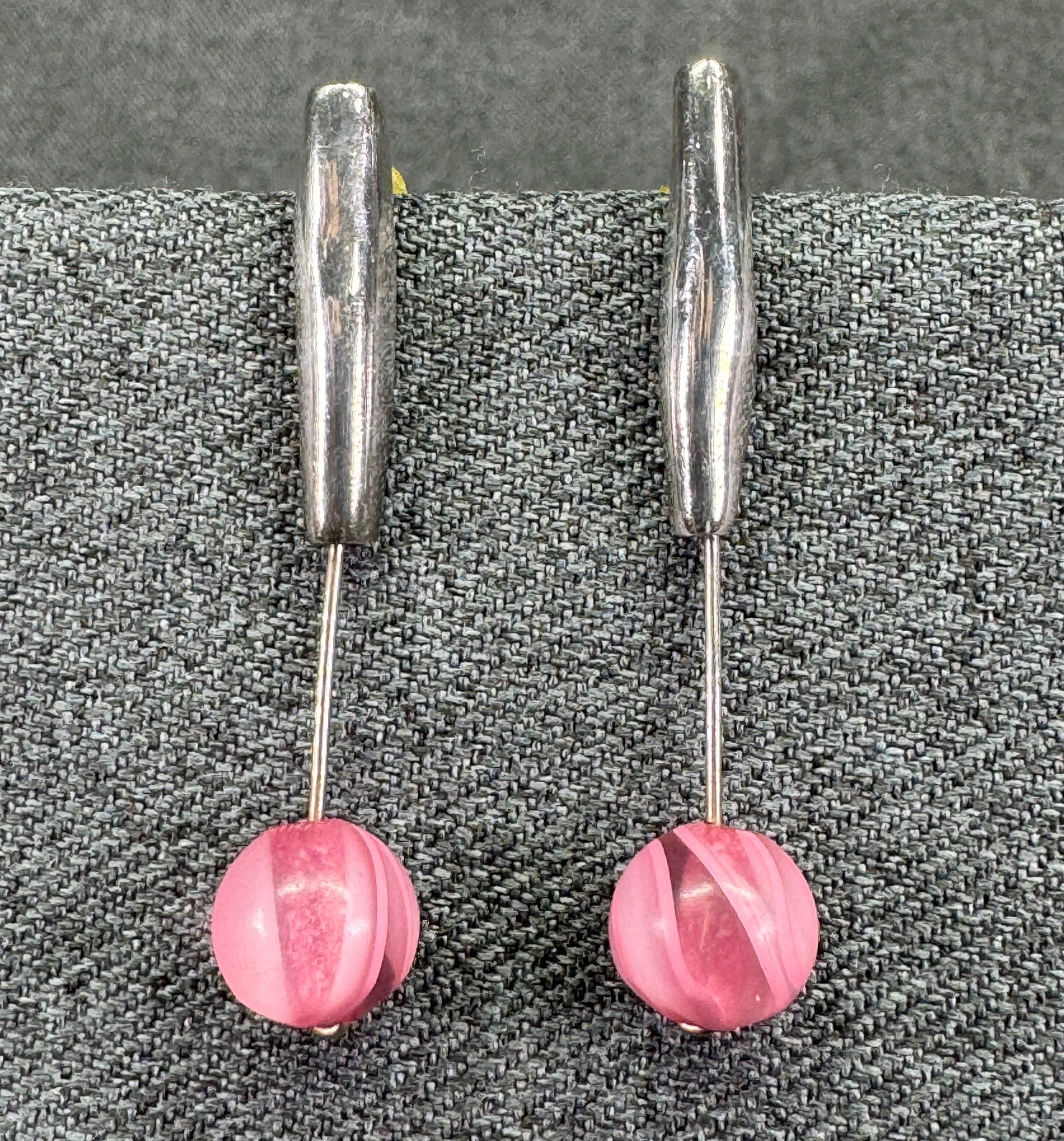 Vintage Memphis Style Artsy Sterling Silver Stud Earrings. Lucite Bead Dangle. *h: Vintage Memphis Style Artsy 925 Sterling Silver Long Stick Drop StudEarrings. Striped Pink Lucite Bead Dangle. Marked 925. For measures please refer to the pictures taken with a measuring tape. Weight