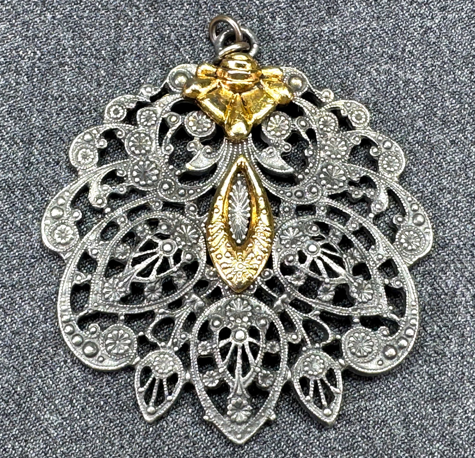 Vintage Victorian Revival Filigree Large Pendant. Silver-Tone, Golden Accents. *f: Vintage Victorian Revival Filigree Large Pendant. Silver-Tone, Golden Accents. Unmarked. For measures please refer to the pictures taken with a measuring tape. Weight: 23 Grams. IN HOUSE FLAT SHIPPING
