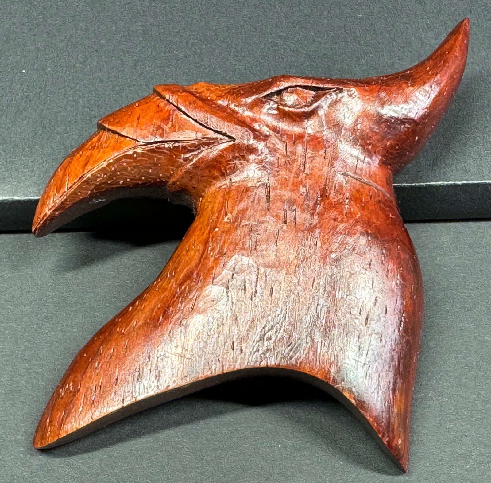 Vintage Rob Liptak carved padauk wooden bird head pin brooch.: IN HOUSE FLAT SHIPPING & HANDLING COST WITHIN ALL THE U.S. : 7 To bypass LiveShipping, and use our In-House shipping service for 7 or shipping combined for multiple lots, please select “Arrange 