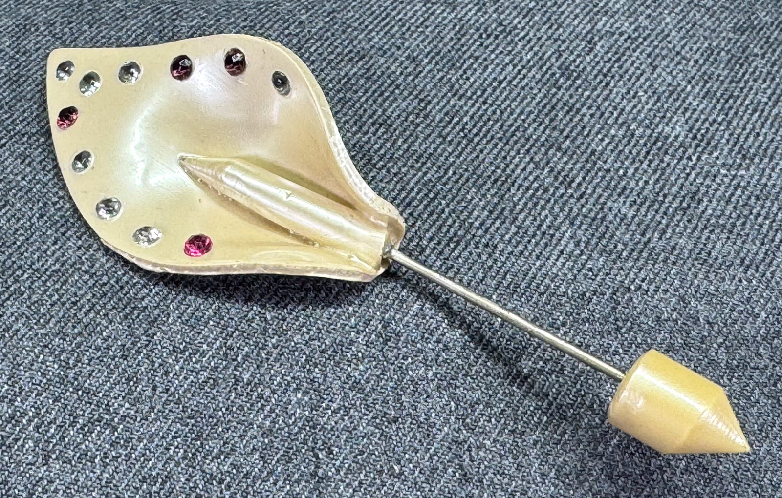 Vintage encrusted crystals celluloid calla lily jabot pin. V: IN HOUSE FLAT SHIPPING & HANDLING COST WITHIN ALL THE U.S. : 7 To bypass LiveShipping, and use our In-House shipping service for 7 or shipping combined for multiple lots, please select “Arrange 
