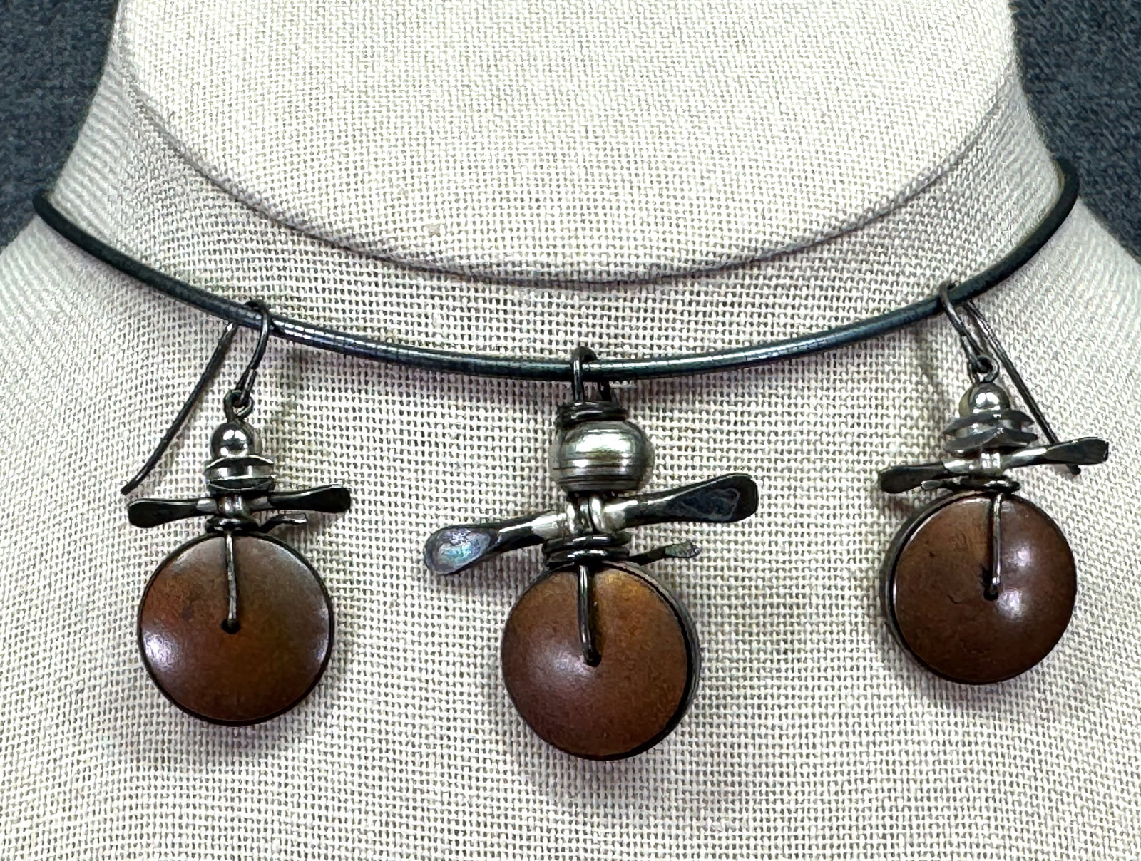 Vintage Laura Tanner sterling silver snow man necklace & earrings set. In box & card: IN HOUSE FLAT SHIPPING & HANDLING COST WITHIN ALL THE U.S. : 7 To bypass LiveShipping, and use our In-House shipping service for 7 or shipping combined for multiple lots, please select “Arrange 
