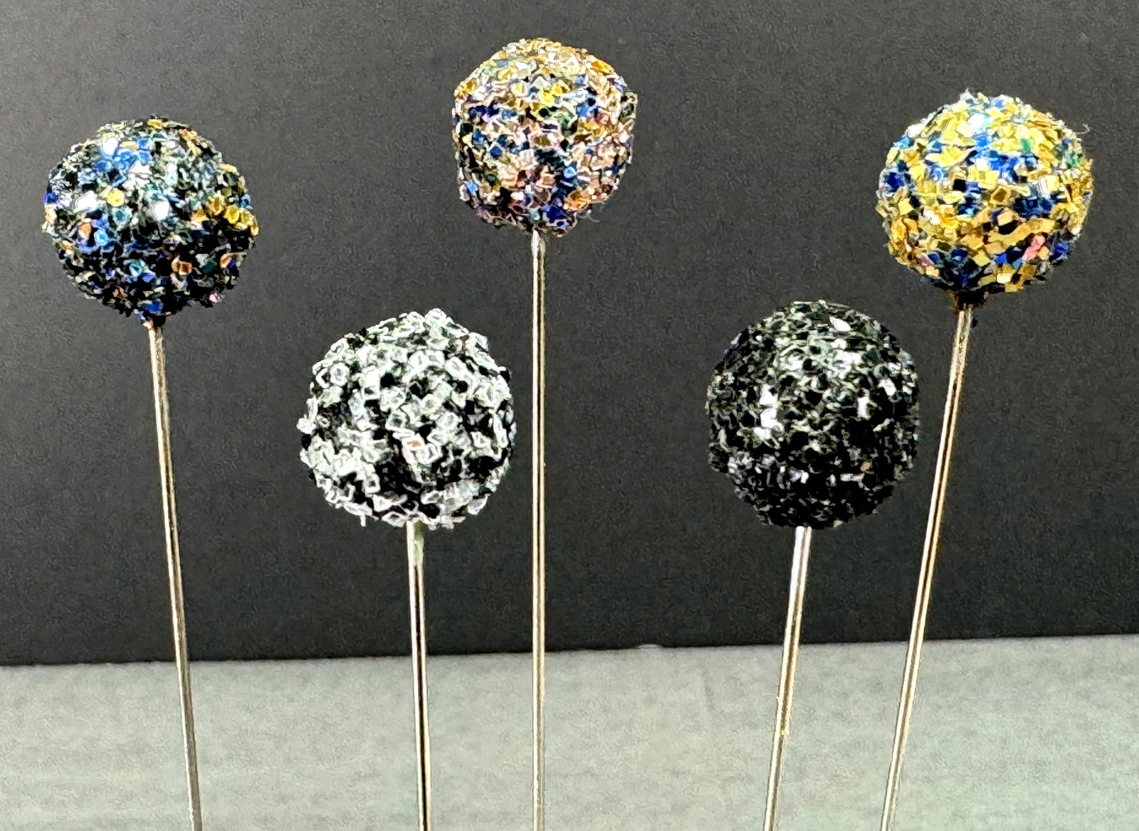 Vintage assorted darker colors glitter beads hat pins hatpins . Lot of 5: IN HOUSE FLAT SHIPPING & HANDLING COST WITHIN ALL THE U.S. : 7 To bypass LiveShipping, and use our In-House shipping service for 7 or shipping combined for multiple lots, please select “Arrange 