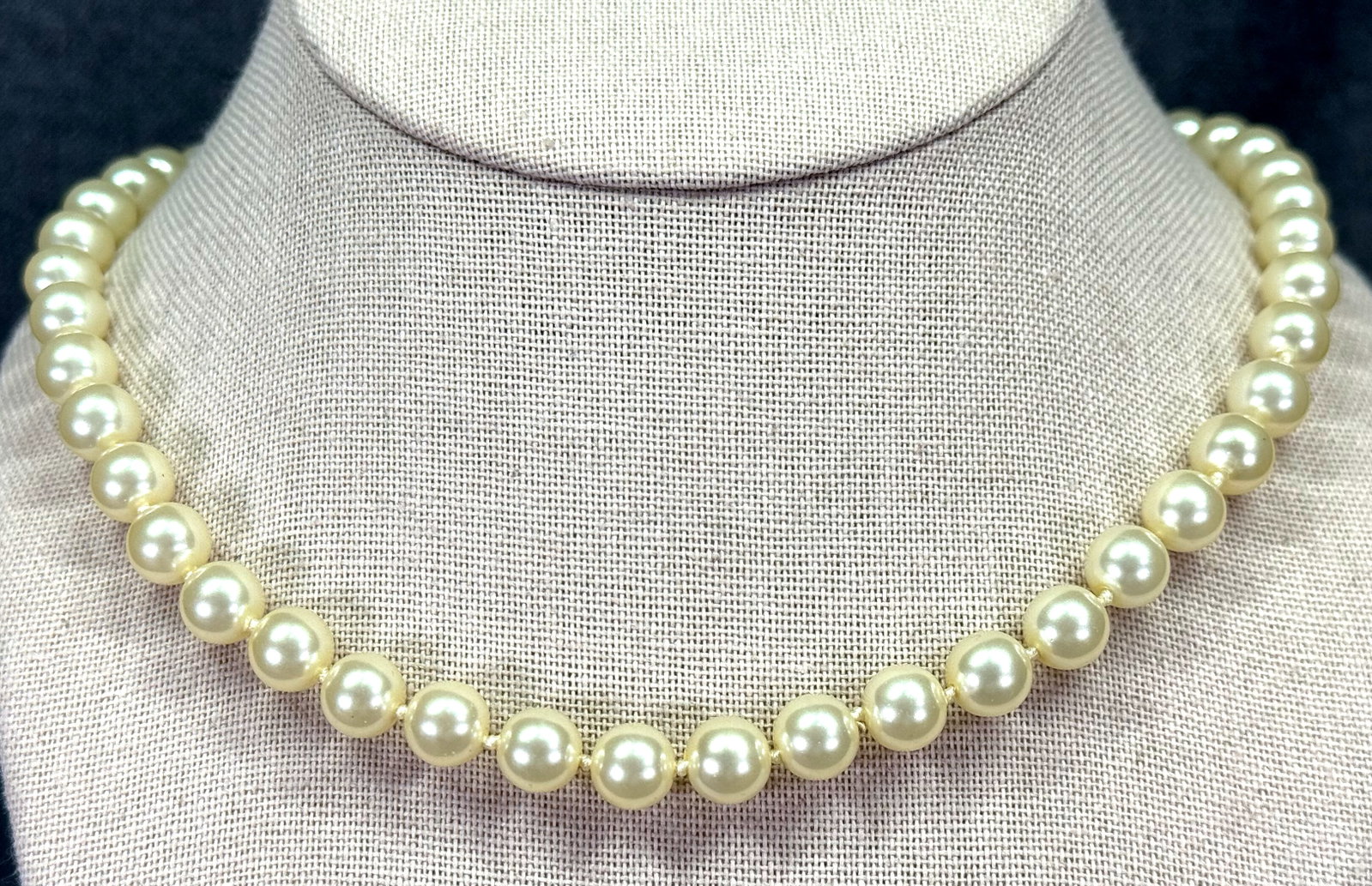 Vintage hand knotted in between pearly beads necklace. Decorated clasp.: IN HOUSE FLAT SHIPPING & HANDLING COST WITHIN ALL THE U.S. : $7 To bypass LiveShipping, and use our In-House shipping service for $7 or shipping combined for multiple lots, please select “Arrang