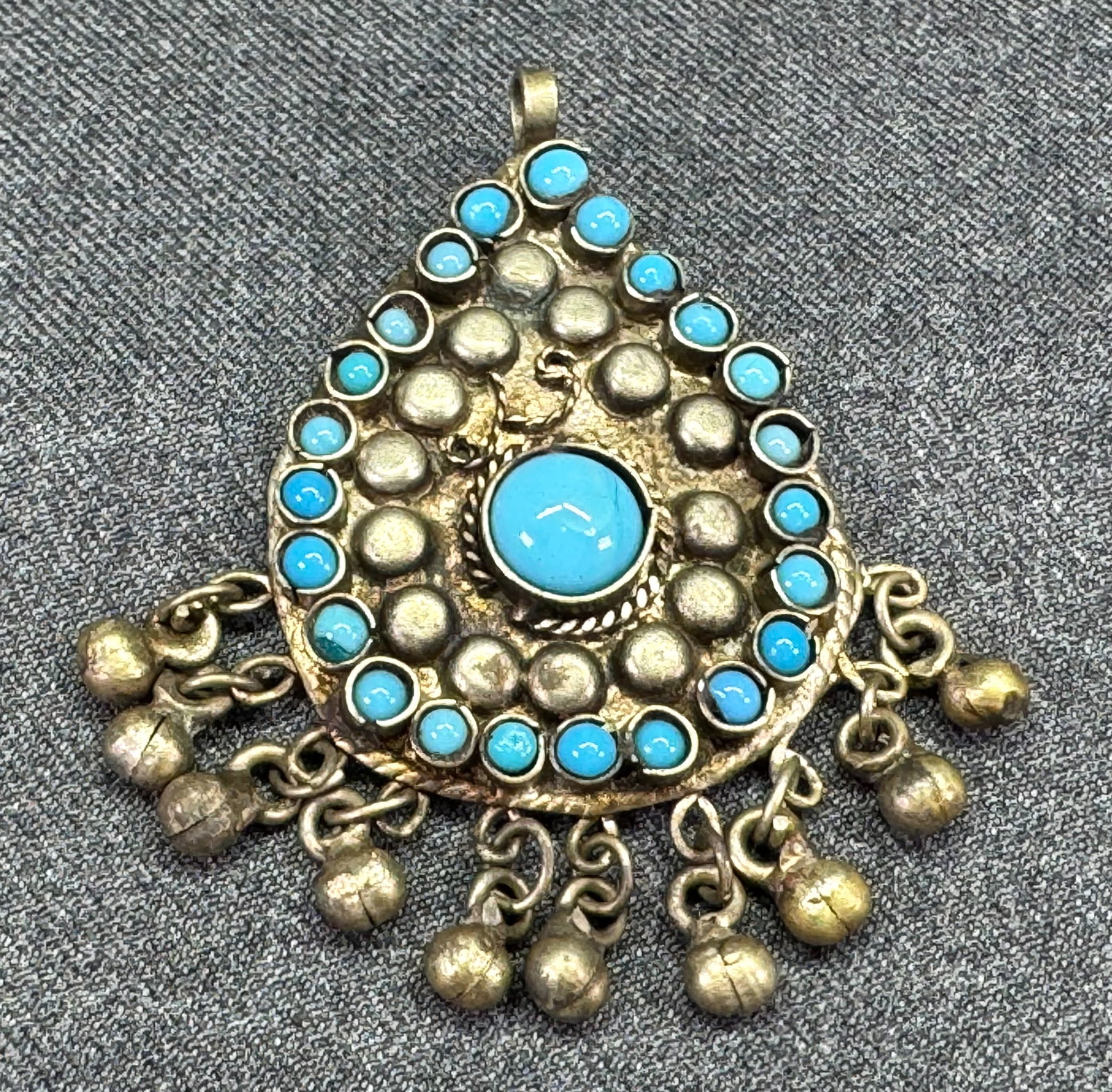 Vintage Afghan Kuchi Tribal Teardrop Pendant w/ dangles. Glass Turquoise Silver-tone. *f: Vintage Afghan Kuchi Tribal Teardrop Pendant w/ dangles. Glass Turquoise Silver-tone. Unmarked. For measures please refer to the pictures taken with a measuring tape. Weight: 18 Grams. IN HOUSE FLAT S