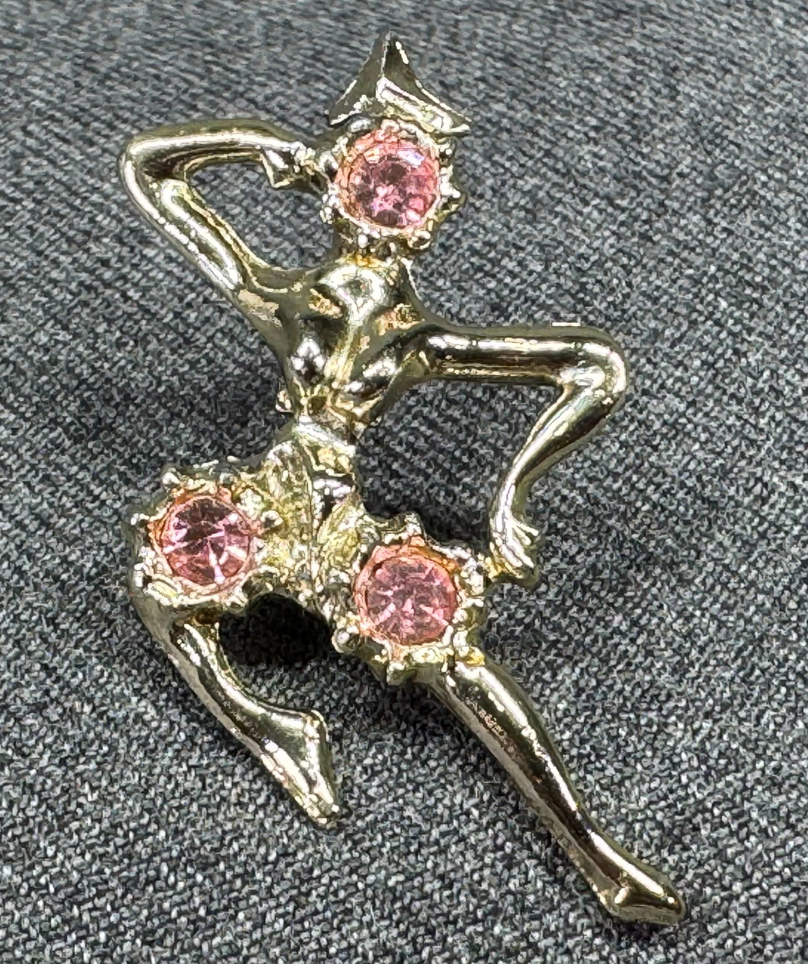 Vintage rose crystals gold-toned ballerina Thai dancer brooch pin. *d: Vintage rose crystals gold-toned ballerina Thai dancer brooch pin. Unmarked. For measures please refer to the pictures taken with a measuring tape. Weight: 8 Grams. IN HOUSE FLAT SHIPPING & HANDLING C