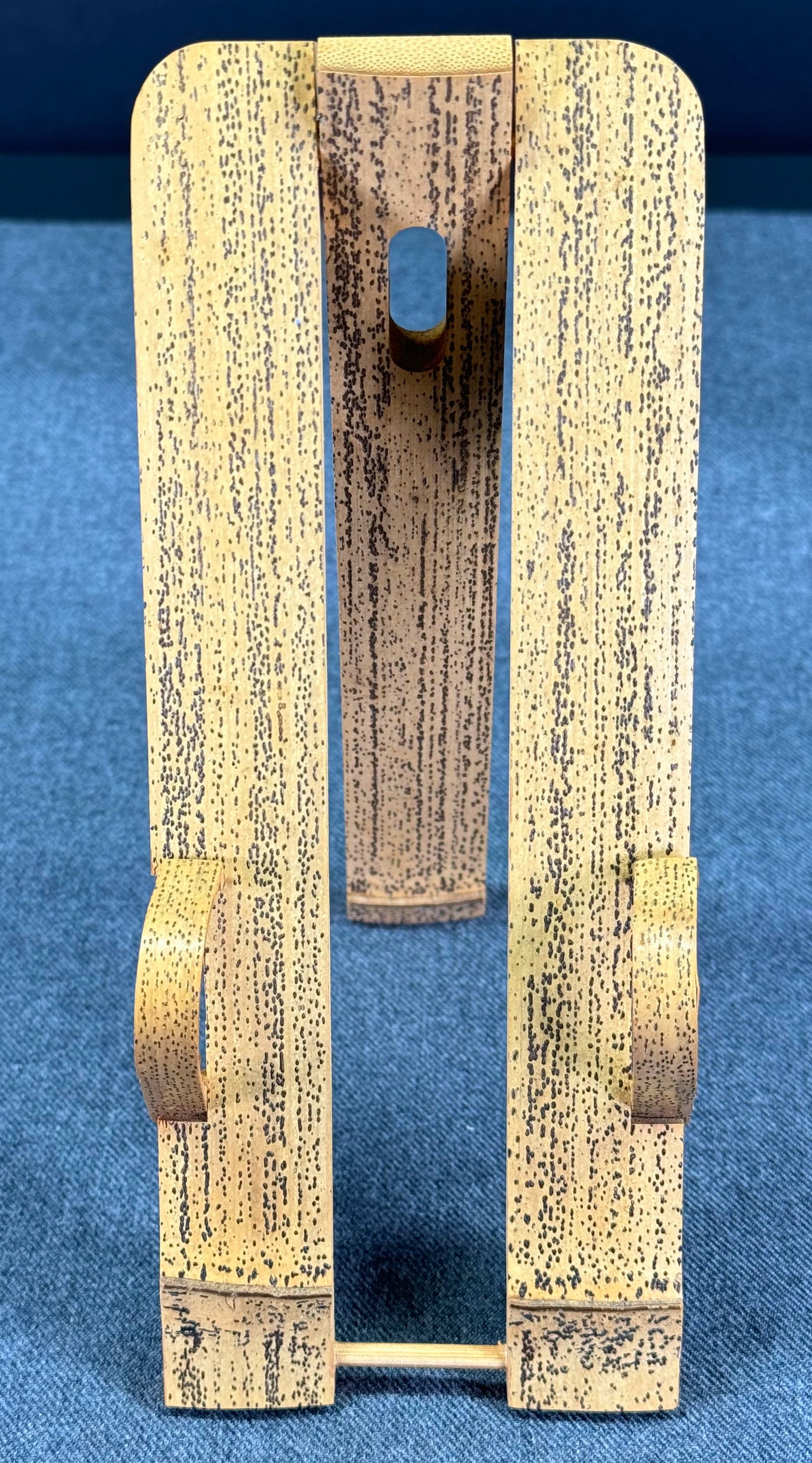 Vintage Japanese bamboo fan display stand set.: Vintage Japanese bamboo fan display stand set. For measures please refer to the pictures taken with a measuring tape. Weight: 65 Grams. IN HOUSE FLAT SHIPPING & HANDLING COST WITHIN ALL THE U.S. : $7 