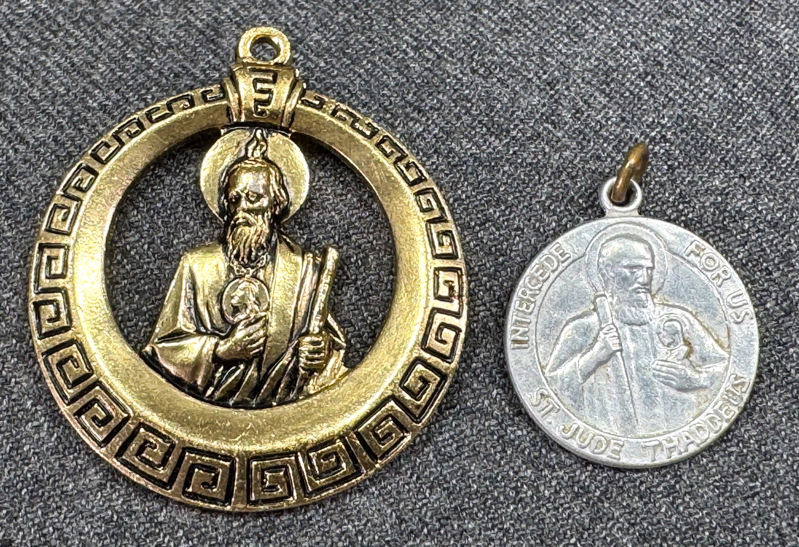 Vintage assorted Saint Jude Medals. The Gold-toned marked Italy (1 of 6)