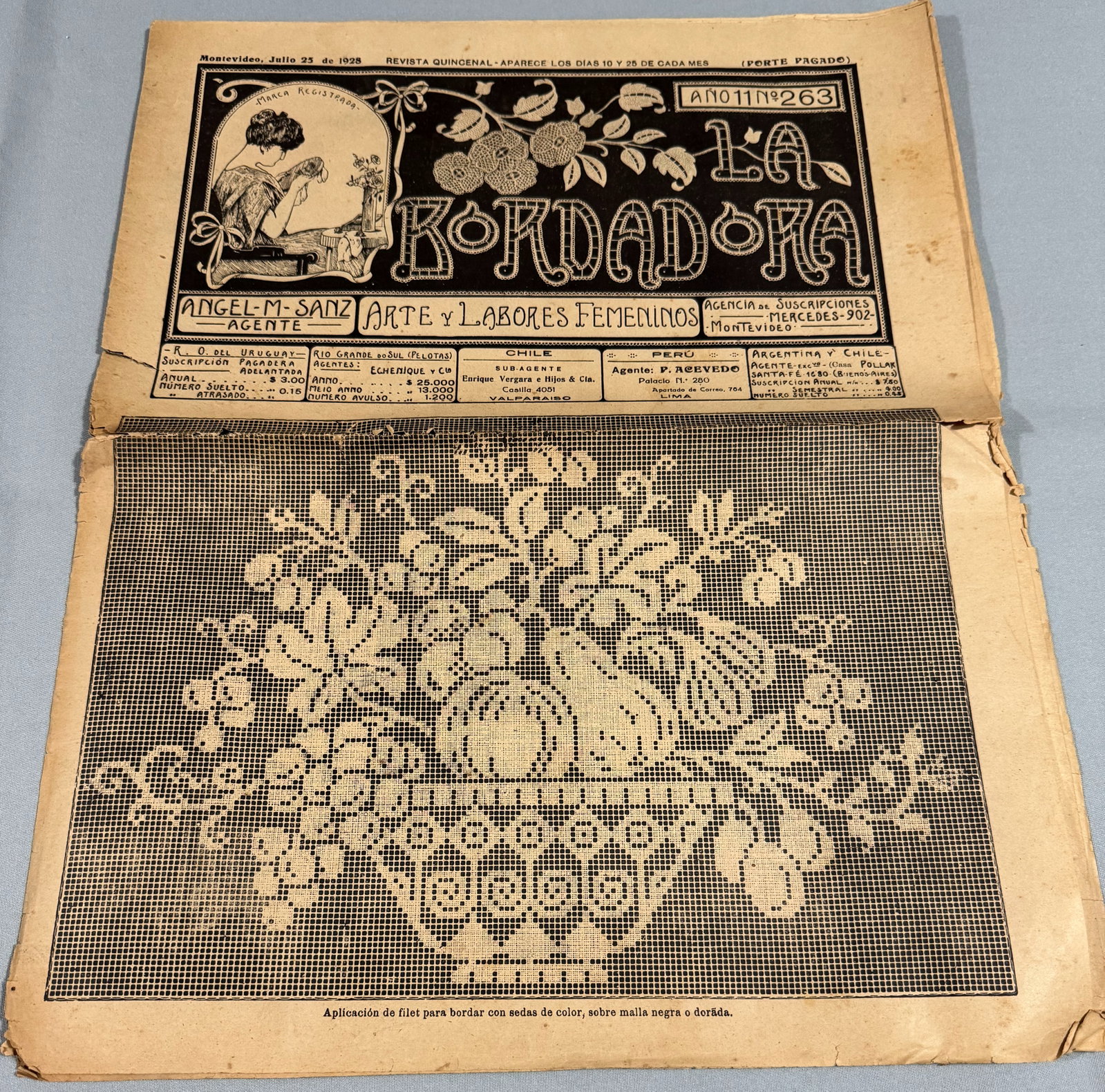 1928 "The embroiderer" embroidery and crafts patterns paper magazine. Original .: La Bordadora, ("The embroiderer" in Spanish, dated July 25, 1928,embroidery and crafts patterns paper magazine. Original. One folded sheet, it measures 28x36 inches Unfolded. IN HOUSE FLAT SHIPPING & 