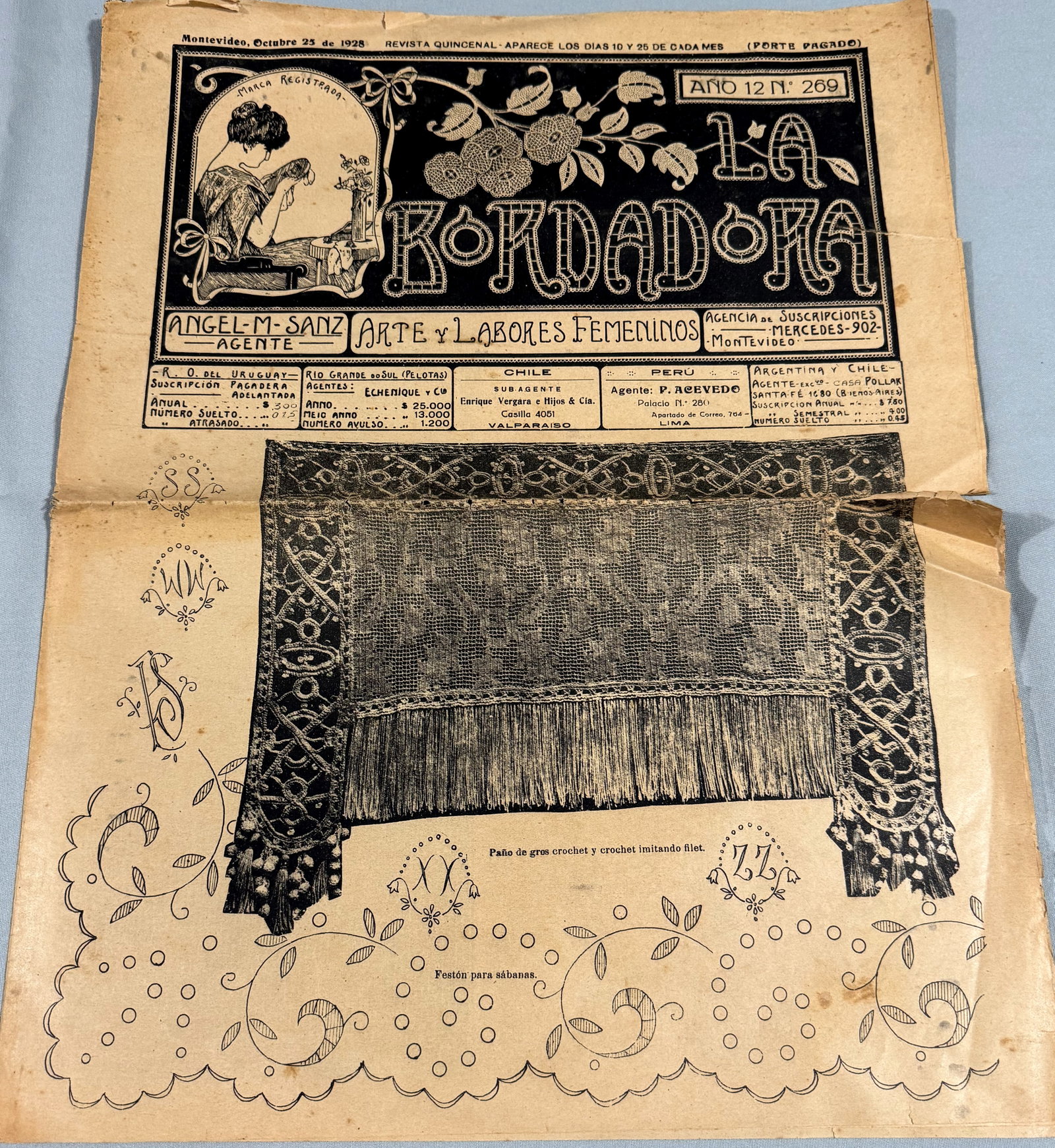 1928 "The embroiderer" embroidery and crafts patterns paper magazine. Original .: La Bordadora, ("The embroiderer" in Spanish, dated Ocotber 25, 1928,embroidery and crafts patterns paper magazine. Original. One folded sheet, it measures 28x36 inches Unfolded. IN HOUSE FLAT SHIPPING