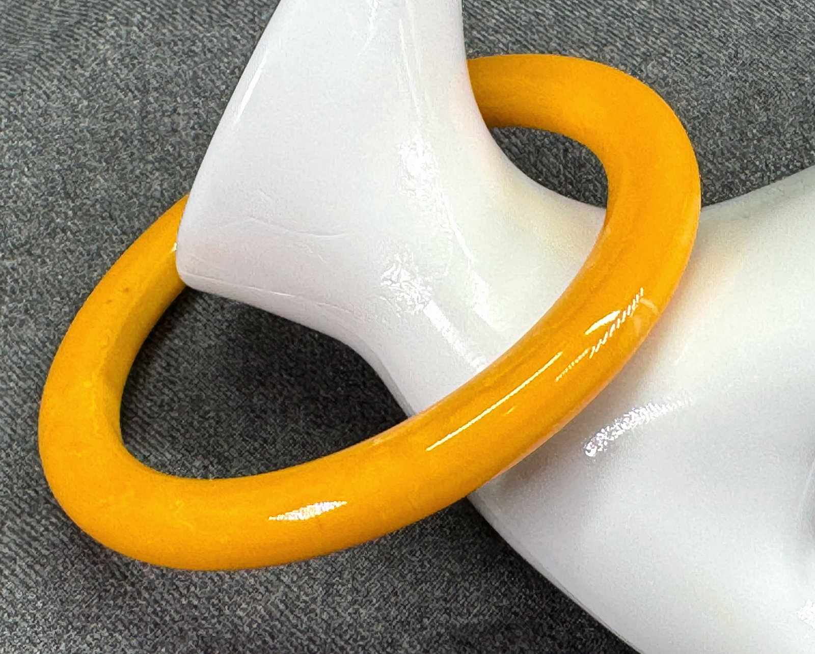 Vintage Yellow Butterscotch Bakelite Bangle Bracelet, *J: Vintage Yellow Butterscotch Bakelite Bangle Bracelet, Unmarked. For measures please refer to the pictures taken with a measuring tape. Weight: 22 Grams IN HOUSE FLAT SHIPPING & HANDLING COST WITHIN AL