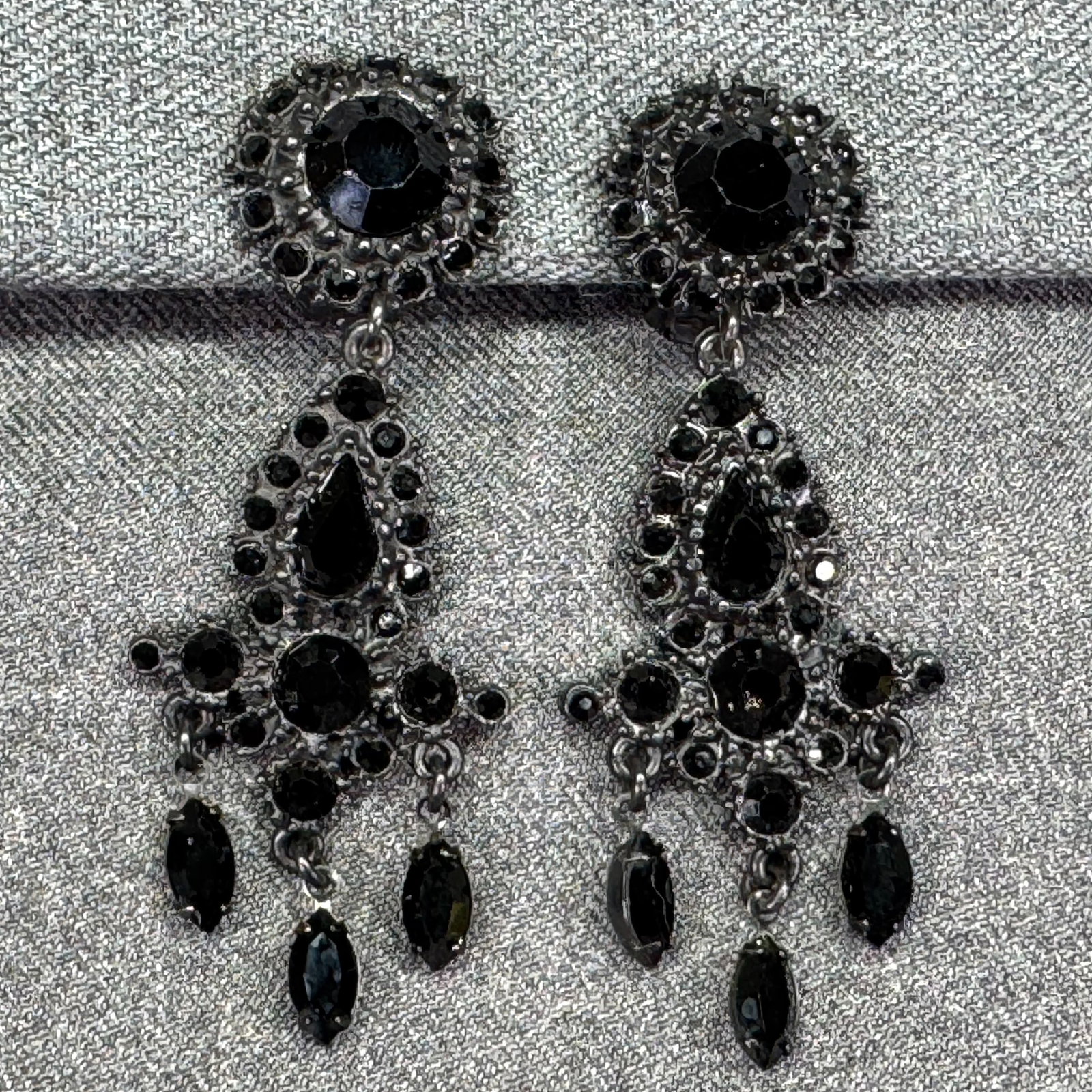 Vintage Graziano Black Rhinestone Chandelier Statement Earrings. Japanned metal. *J: Vintage Graziano Black Rhinestone Chandelier Statement Earrings. Japanned metal. Unmarked. For measures please refer to the pictures taken with a measuring tape. Weight: 39 Grams. IN HOUSE FLAT SHIPPI