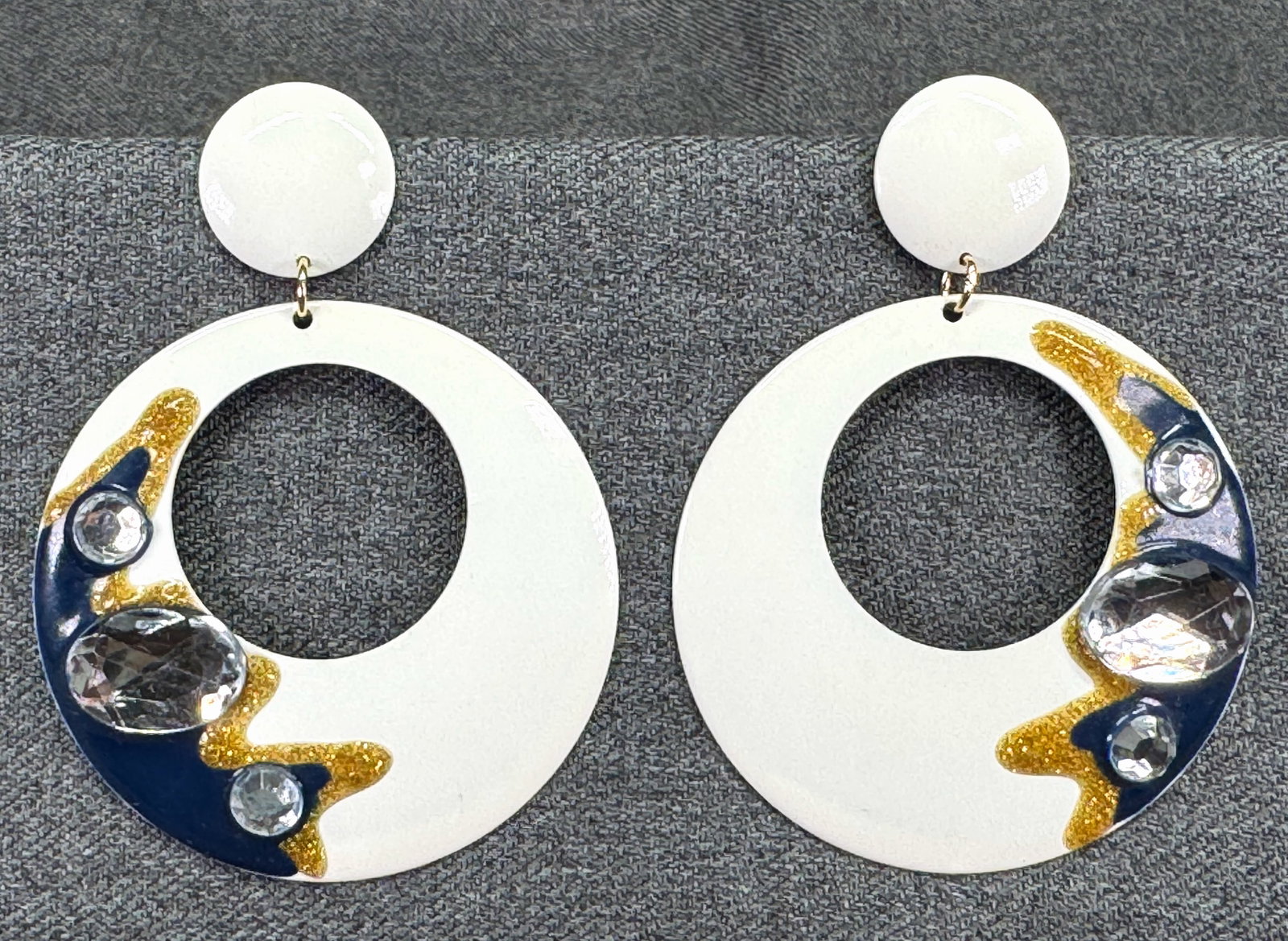 Vintage 80s Large Jeweled Hoop Dangle Stud Earrings. Enamel Metal. *J: Vintage 80s Large White Jeweled White Enamel Hoop Dangle Stud Earrings. Painted Blue Enamel Gold Glitter StudsUnmarked. For measures please refer to the pictures taken with a measuring tape. Weight: 2