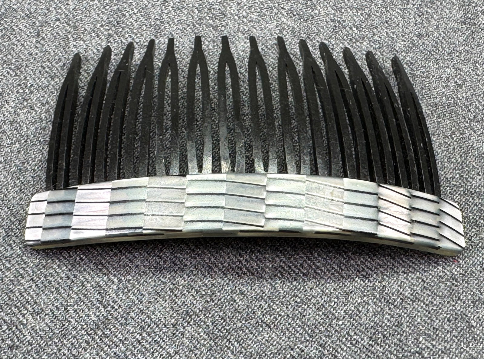 Vintage 1970s Lea Stein Style Plastic Side Hair Comb. Made in USA *J: Vintage 1970s Lea Stein Style Plastic Side Hair Comb. Made in USA. Marked. For measures please refer to the pictures taken with a measuring tape. Weight: 6 Grams. IN HOUSE FLAT SHIPPING & HANDLING COS