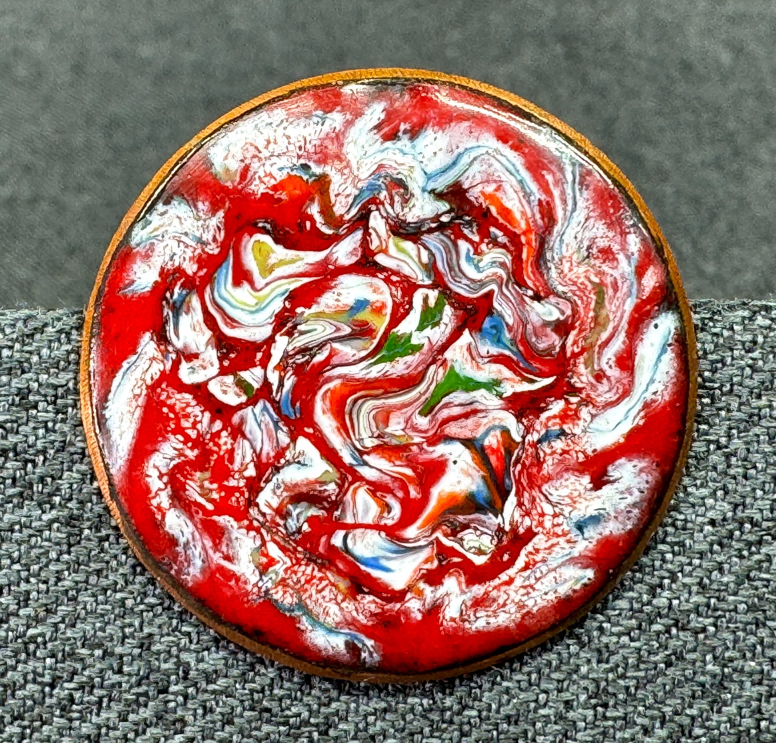 Vintage MCM Modernist Swirling Crimson Enamel on Copper Brooch Pin . *J: Vintage MCM Modernist Swirling Crimson Enamel on Copper Brooch Pin . Unmarked. For measures please refer to the pictures taken with a measuring tape. Weight: 9 Grams. IN HOUSE FLAT SHIPPING & HANDLING
