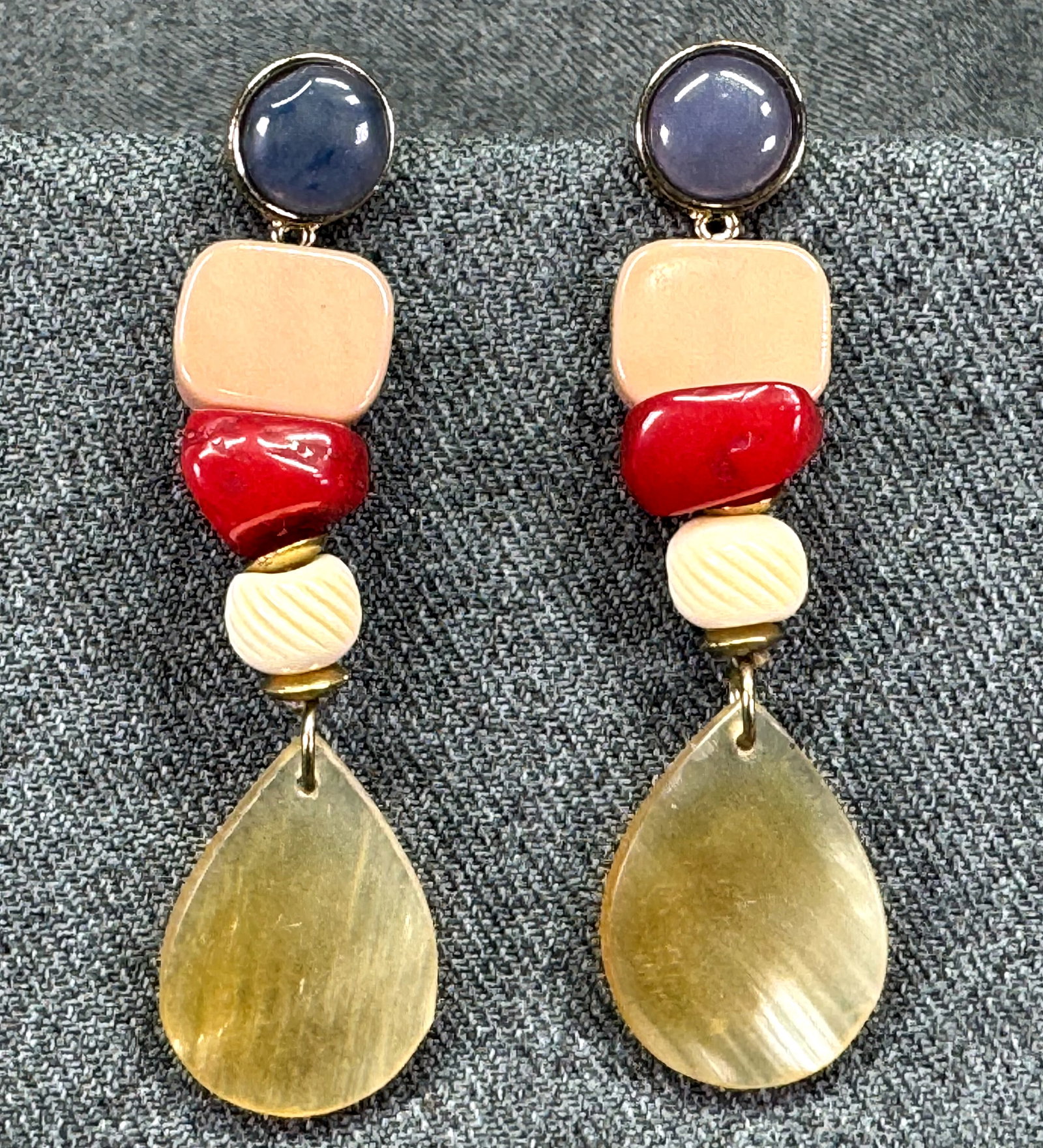Vintage 80s assorted colors plastic beads drop stud earrings #a (1 of 4)
