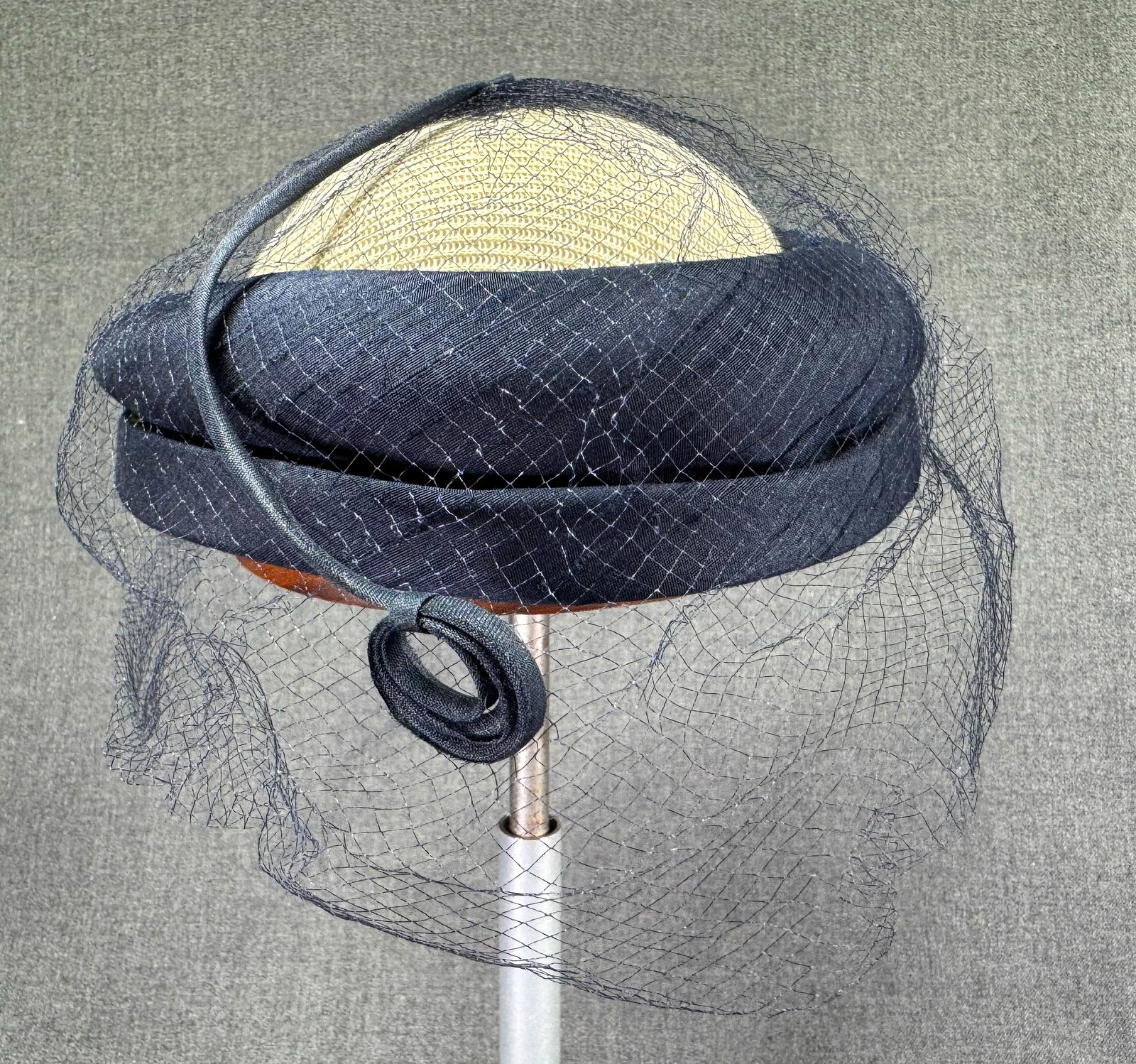 Vintage Louise Paris New York blue fascinator hat with net: IN HOUSE FLAT SHIPPING & HANDLING COST WITHIN ALL THE U.S. : $10 To bypass LiveShipping, and use our In-House shipping service for $10 or shipping combined for multiple lots, please select “Arra