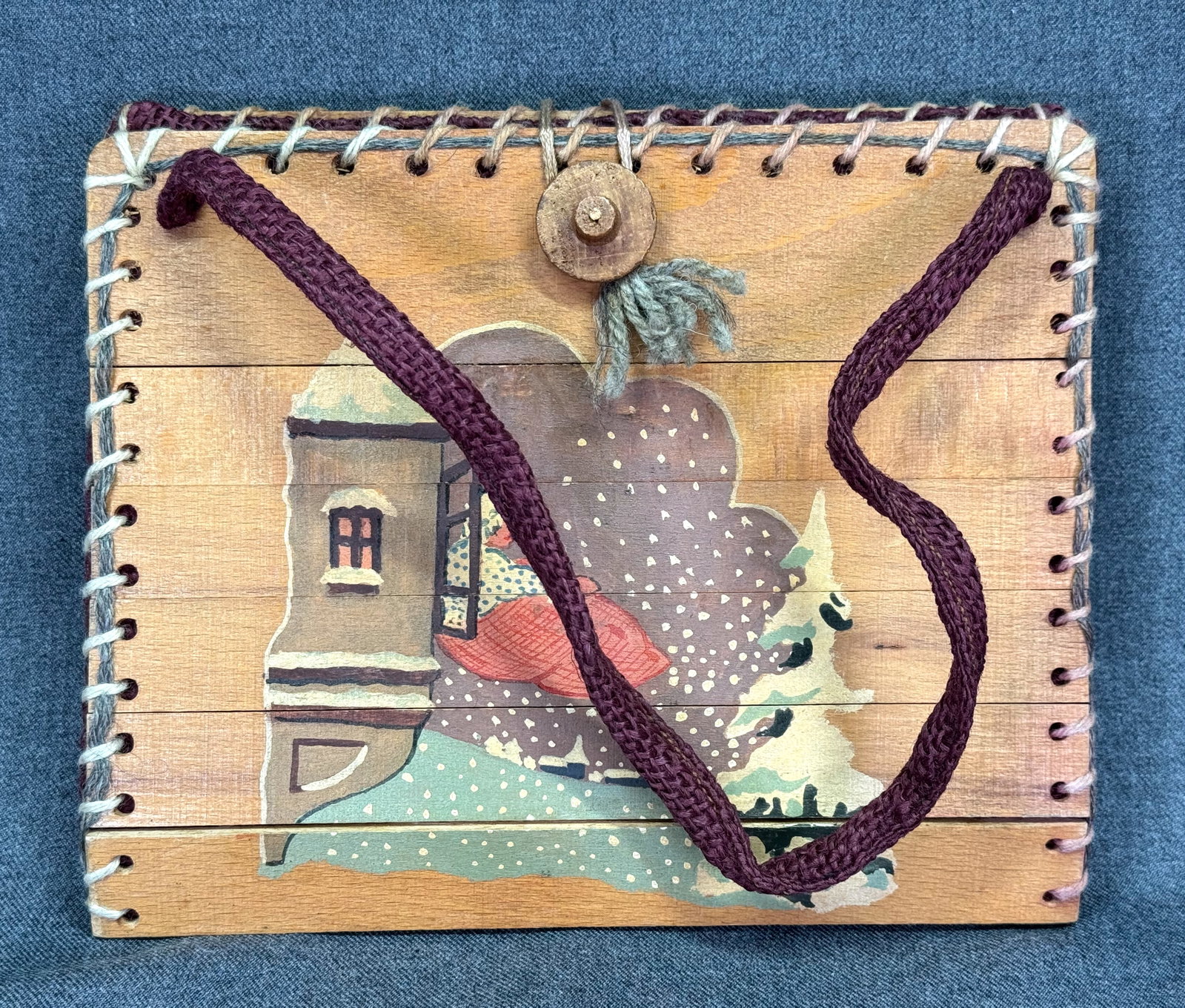 Vintage Austrian Ober Osterreich folk art hand crafted & painted wood purse: IN HOUSE FLAT SHIPPING & HANDLING COST WITHIN ALL THE U.S. : $10 To bypass LiveShipping, and use our In-House shipping service for $10 or shipping combined for multiple lots, please select “Arra