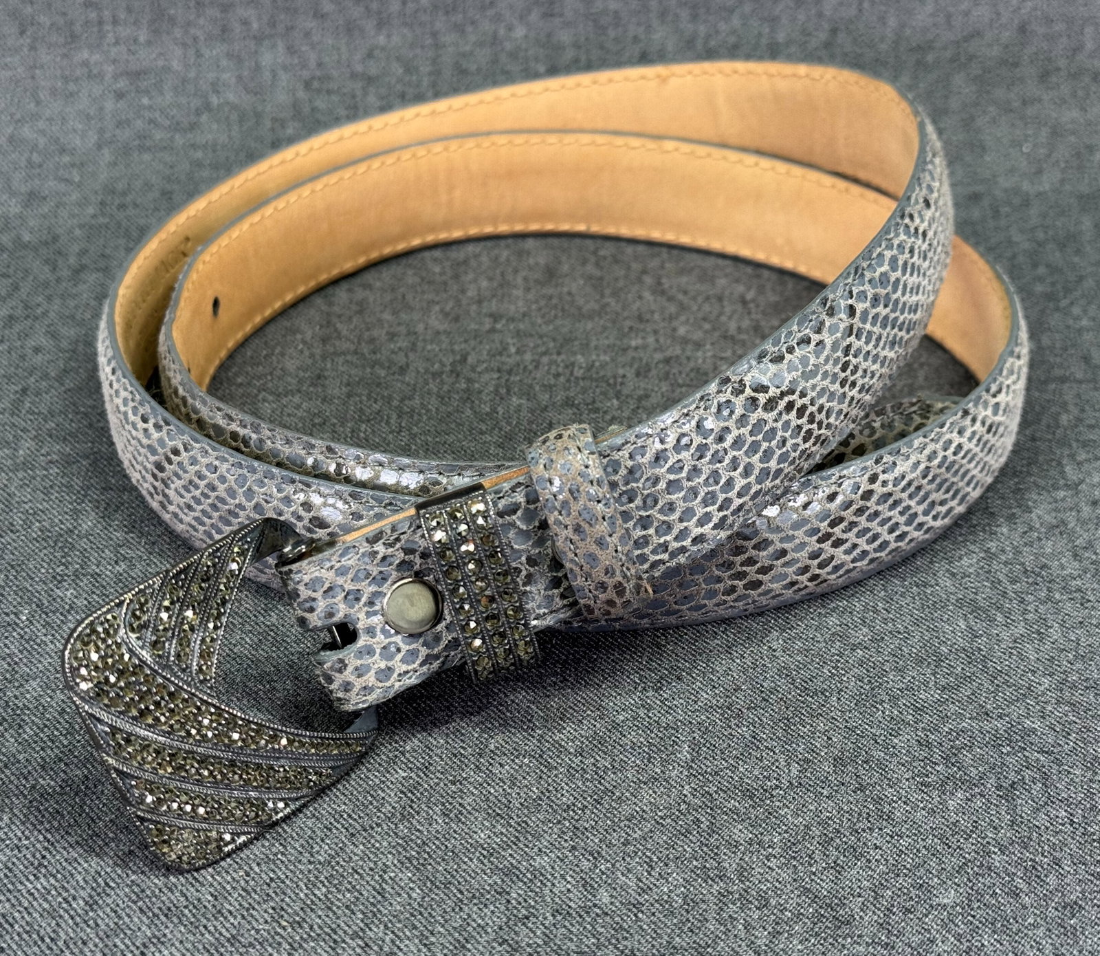 Vintage Judith Jack marcasites sterling silver buckle gray embossed snake genuine leather belt: IN HOUSE FLAT SHIPPING & HANDLING COST WITHIN ALL THE U.S. : $8 To bypass LiveShipping, and use our In-House shipping service for $8 or shipping combined for multiple lots, please select “Arrang