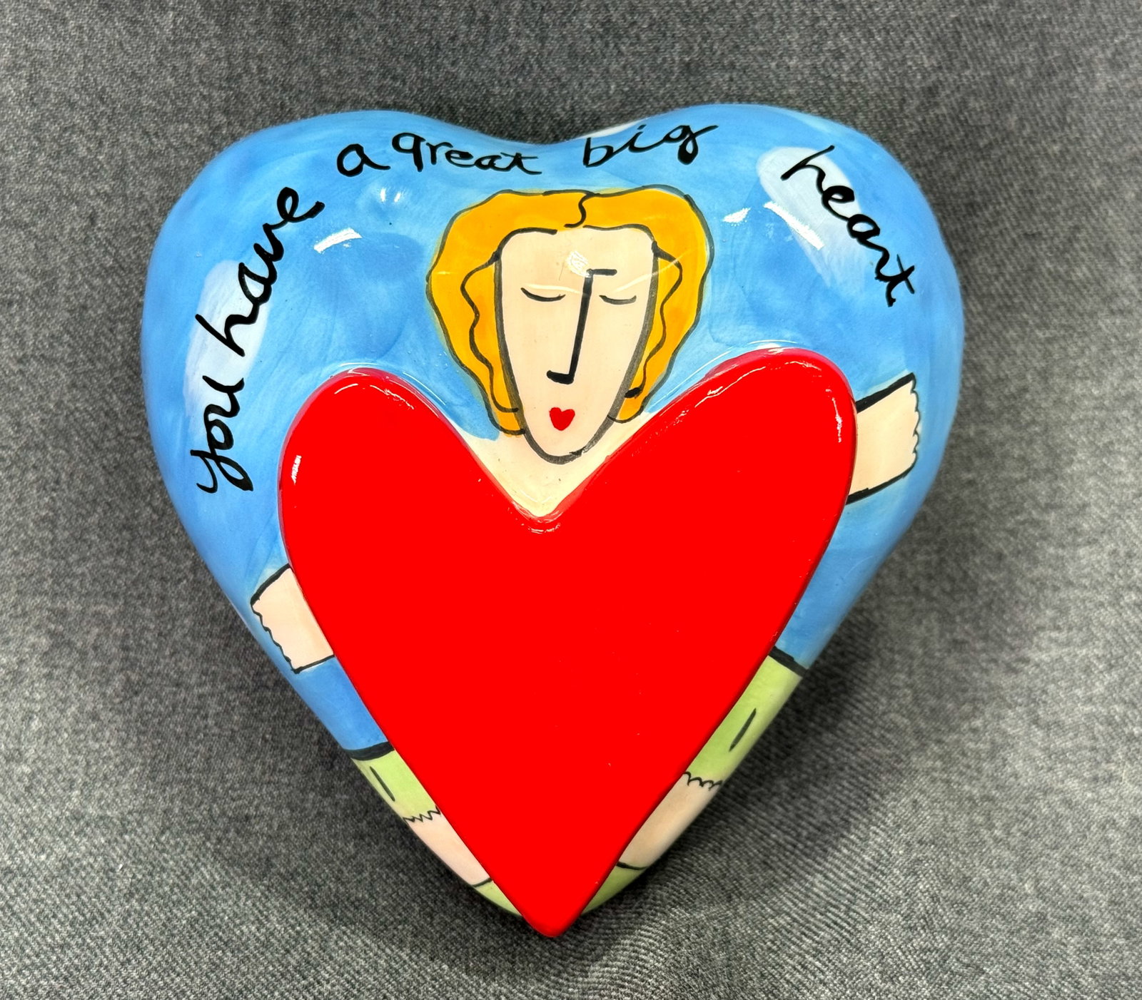Sandra Magsamen for Silvestri Ceramic Rattle Sculpture. "You Have a Great Big Heart" *K: Sandra Magsamen for Silvestri Ceramic Rattle Sculpture. "You Have a Great Big Heart. MArked. For measures please refer to the pictures taken with a measuring tape. Weight: 135 Grams. IN HOUSE FLAT SHI