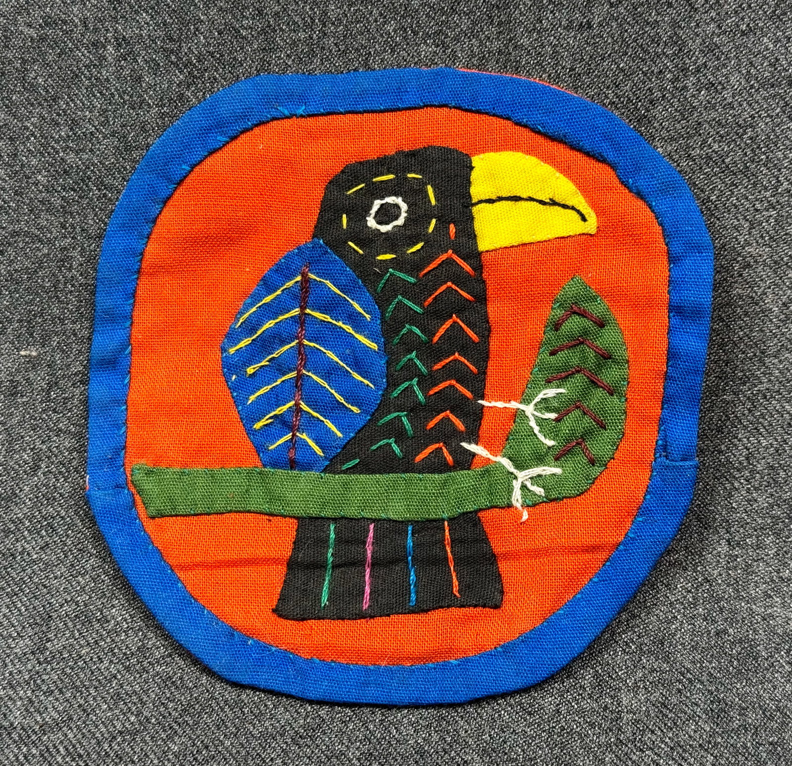 Vintage Mola Art Kuna Panama assorted toucan Patch. *K: Vintage Mola Art Kuna Panama assorted toucan Patch. Unmarked. For measures please refer to the pictures taken with a measuring tape. Weight: 3 Grams. IN HOUSE FLAT SHIPPING & HANDLING COST WITHIN ALL 