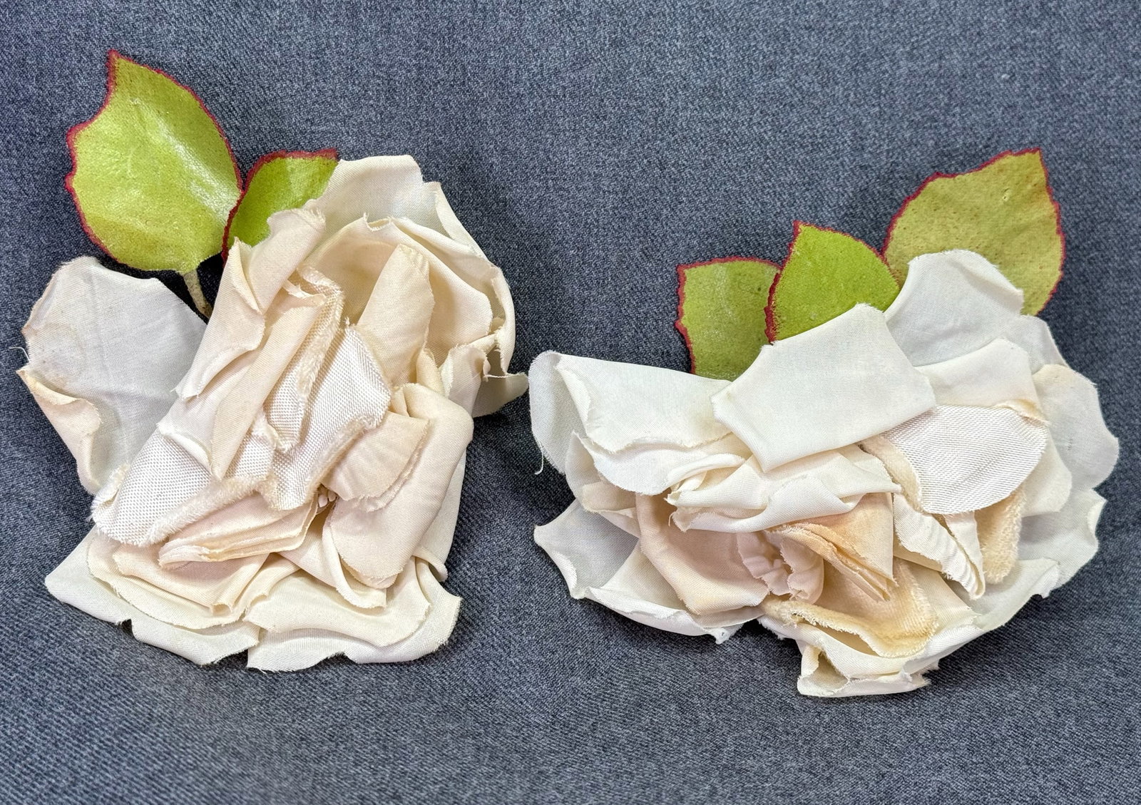 Vintage Millinery Cream Fabric Roses Flower Appliques Jewelry Lot. *J (1 of 5)