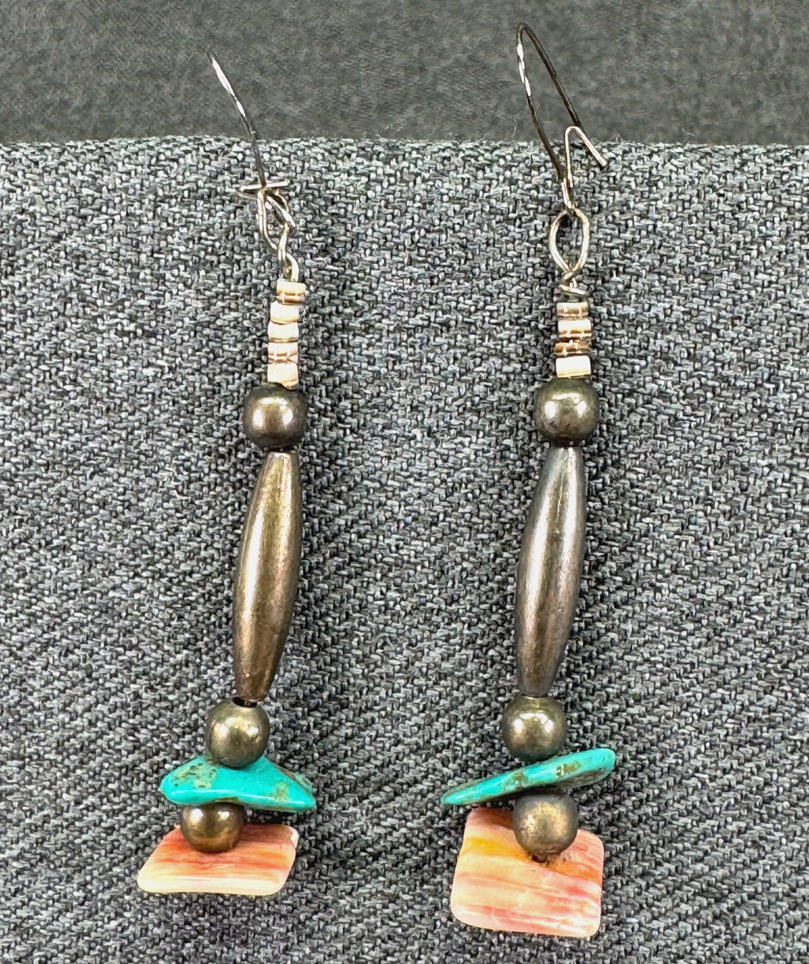 Vintage Navajo Sterling Silver Bench Beads, Turquoise, Spiny Oyster, Heishi Earrings . *h: Vintage Navajo Sterling Silver Bench Beads, Turquoise, Spiny Oyster, Heishi Earrings . Unmarked. For measures please refer to the pictures taken with a measuring tape. Weight: 5.52 Grams. IN HOUSE FLA