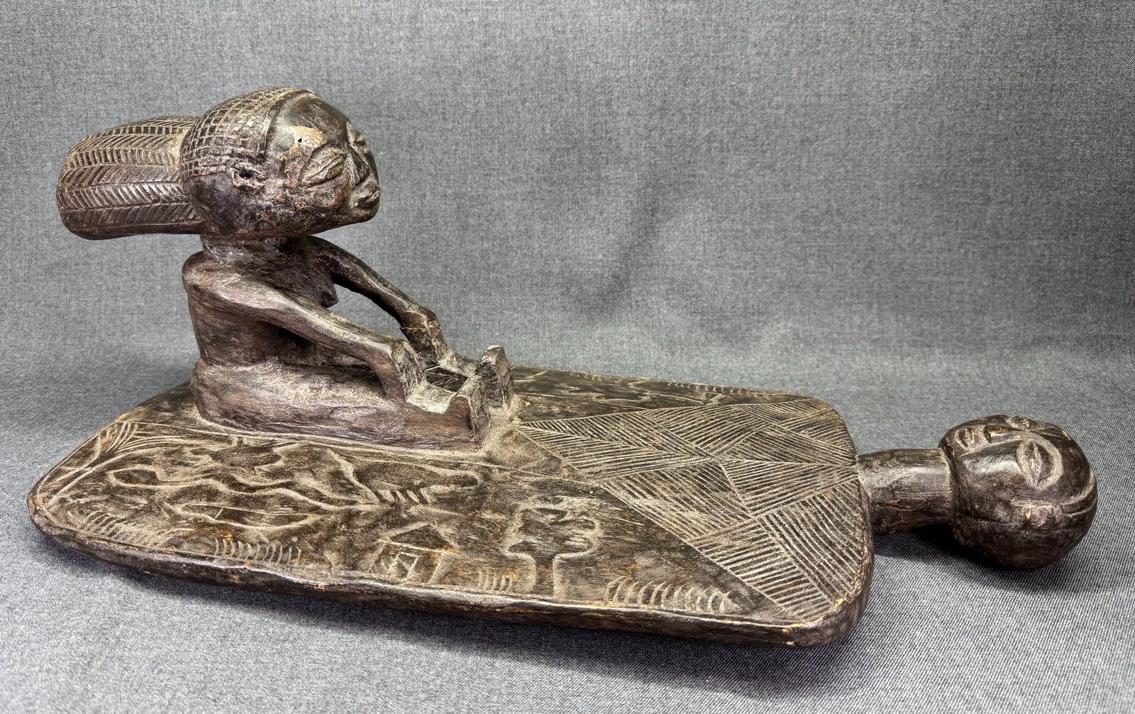 African Luba DRC Memory Board Lukasa. Carved wood: African Luba DRC Memory Board Lukasa.Carved wood. For measures please refer to the pictures taken with a measuring tape. Weight: 2Lb 11Oz. IN HOUSE FLAT SHIPPING & HANDLING COST WITHIN ALL THE U.S. : 