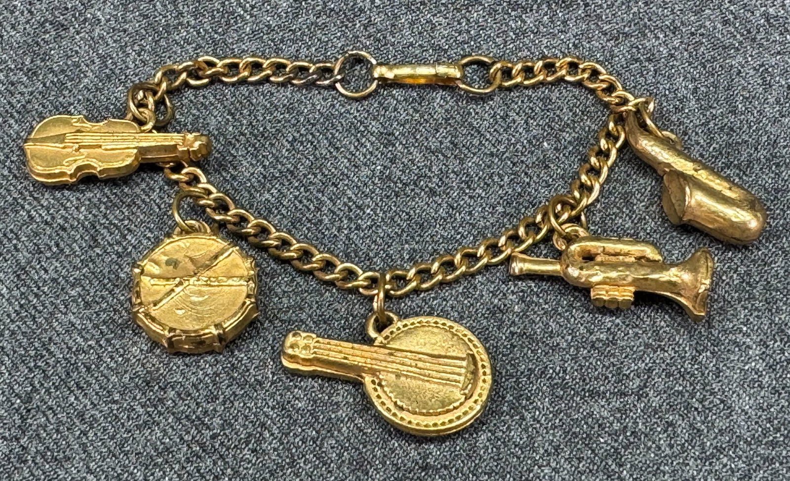 Vintage plastic music instruments charms chain strap bracelet: IN HOUSE FLAT SHIPPING & HANDLING COST WITHIN ALL THE U.S. : 7 To bypass LiveShipping, and use our In-House shipping service for 7 or shipping combined for multiple lots, please select “Arrange 
