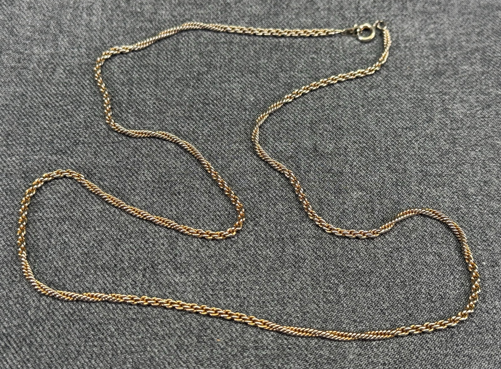 Vintage gold-toned chain necklace. *f (1 of 6)
