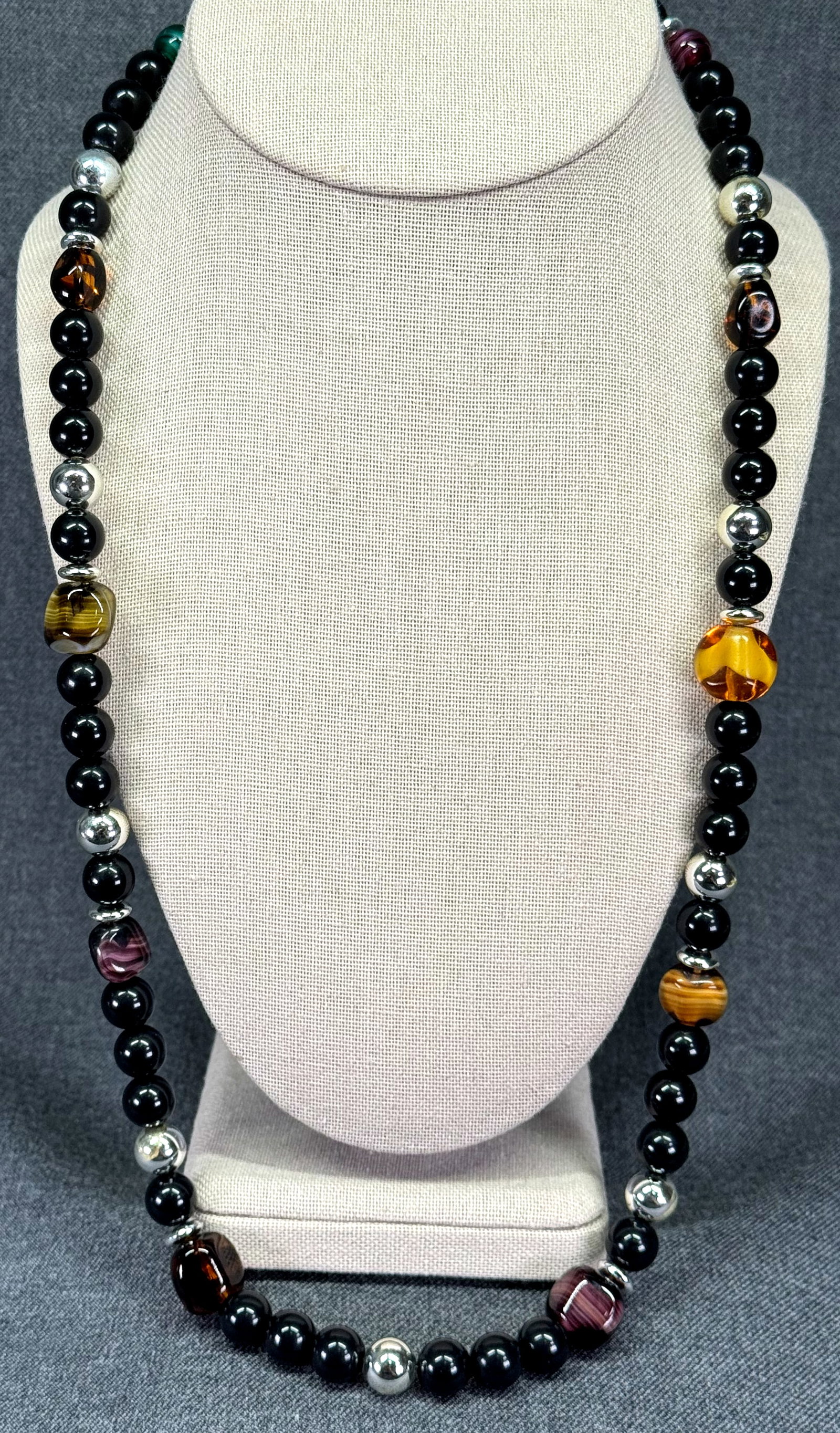 Vintage 90s assorted color plastic beads necklace: IN HOUSE FLAT SHIPPING & HANDLING COST WITHIN ALL THE U.S. : $7 To bypass LiveShipping, and use our In-House shipping service for $7 or shipping combined for multiple lots, please select “Arrang