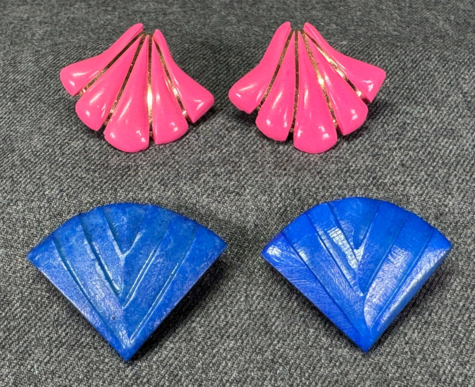 Vintage blue clip and fuchsia resin stud fan shaped earrings. (1 of 6)