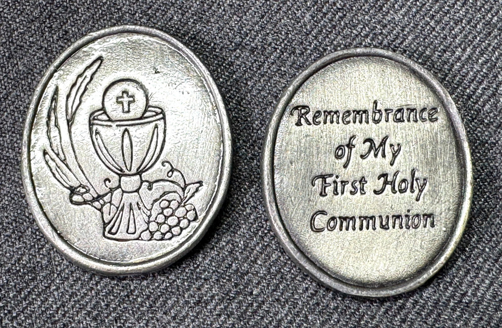 Remembrance of My First Holy Communion tokens. Lot of 8: IN HOUSE FLAT SHIPPING & HANDLING COST WITHIN ALL THE U.S. : 7 To bypass LiveShipping, and use our In-House shipping service for 7 or shipping combined for multiple lots, please select “Arrange 