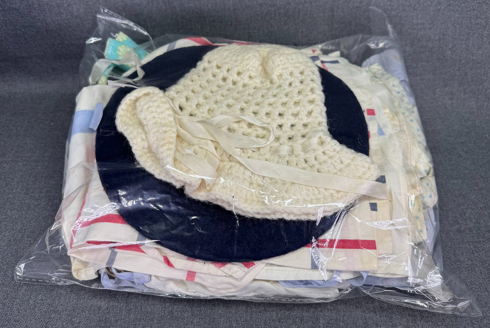 Vintage Baby Infant Clothes Surprise Bag Estate Lot. Mix of Retro Outfits & Accessories.: Vintage Baby Infant Clothes Surprise Bag Estate Lot. Mix of Retro Outfits & Accessories. For measures please refer to the pictures taken with a measuring tape. IN HOUSE FLAT SHIPPING & HANDLING COST W