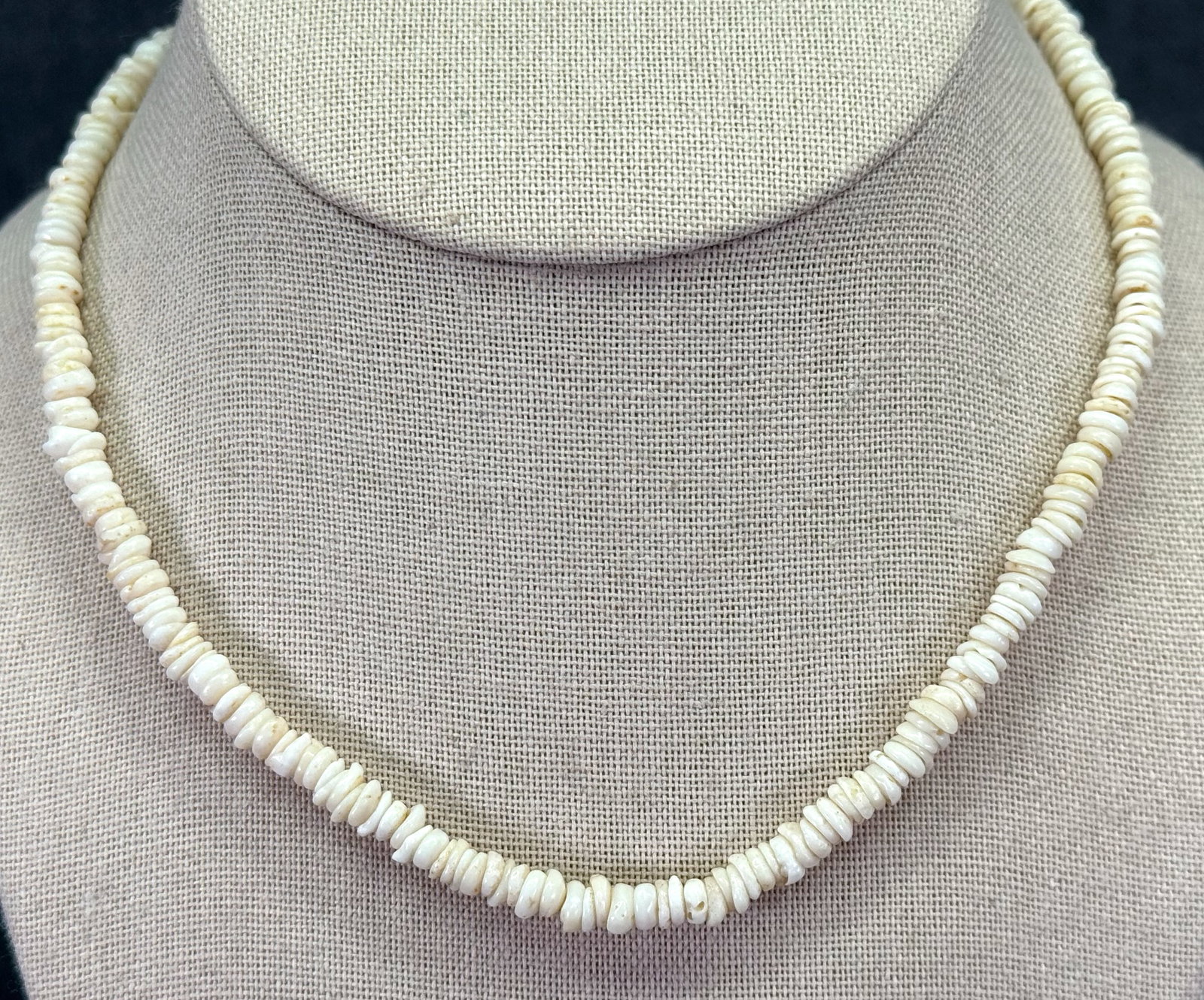Vintage Hawaiian Style White Puka Shell Choker Necklace. *L (1 of 5)
