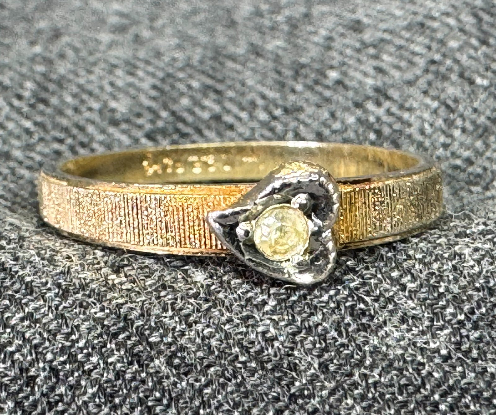 Vintage Joseph Esposito Two-tone Heart Ring. 14K Electroplate, Rhinestone. *L: Vintage Joseph Esposito Two-tone Heart Ring. 14K Electroplate, Rhinestone. Marked Espo 14K GE. For measures please refer to the pictures taken with a measuring tape. Weight: 2 Grams. IN HOUSE FLAT SHI