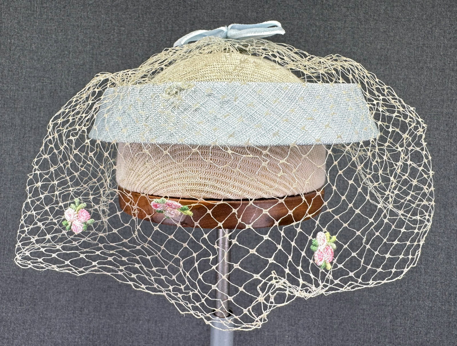 Vintage Halo Pillbox Hat. Applied Floral Birdcage Netting. Fabric Trim. *i