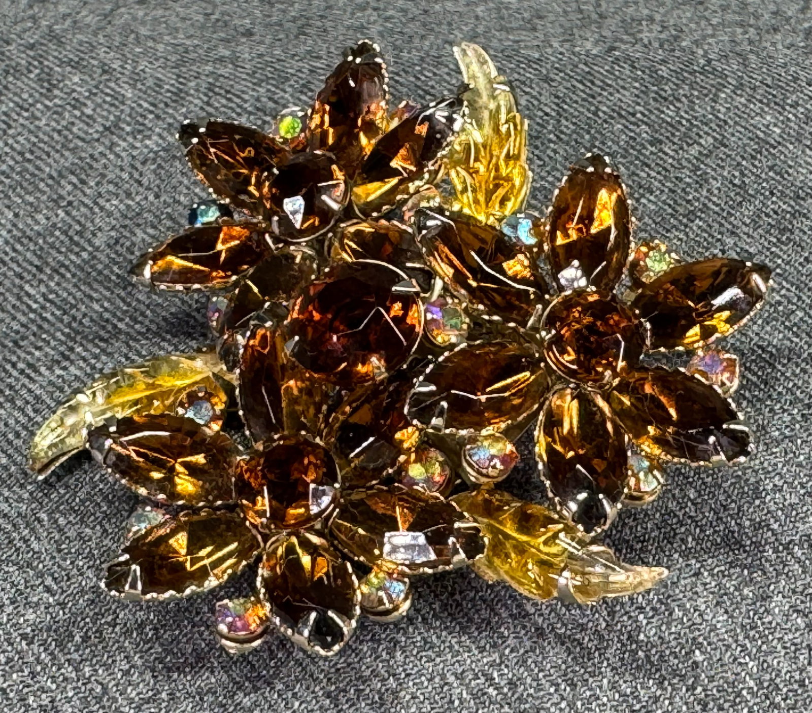 Vintage Judy Lee topaz color crystals, molded leaves goldtoned brooch pin