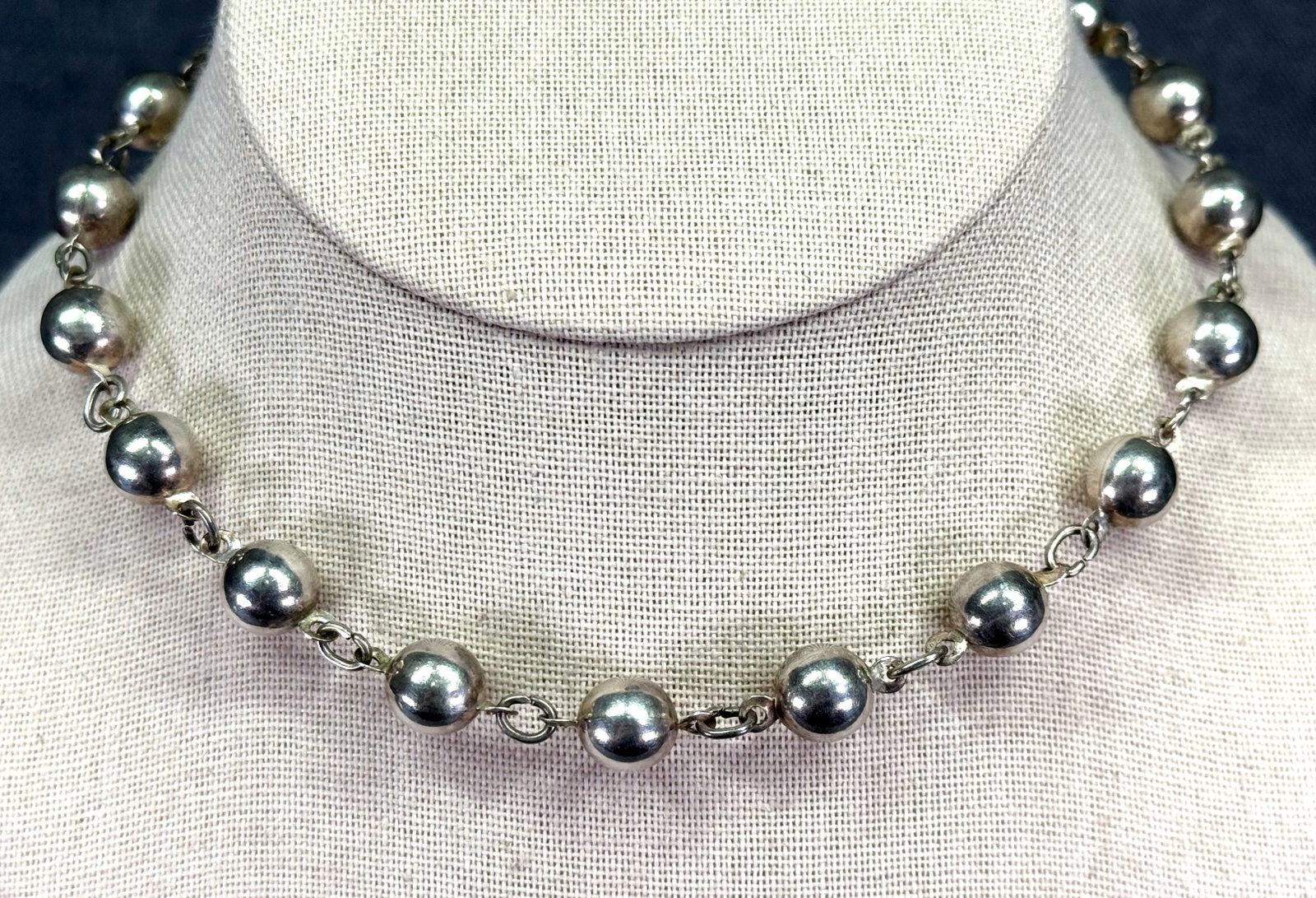 Vintage Southwest Sterling Silver Eared Saucer Bead Link Choker. *i