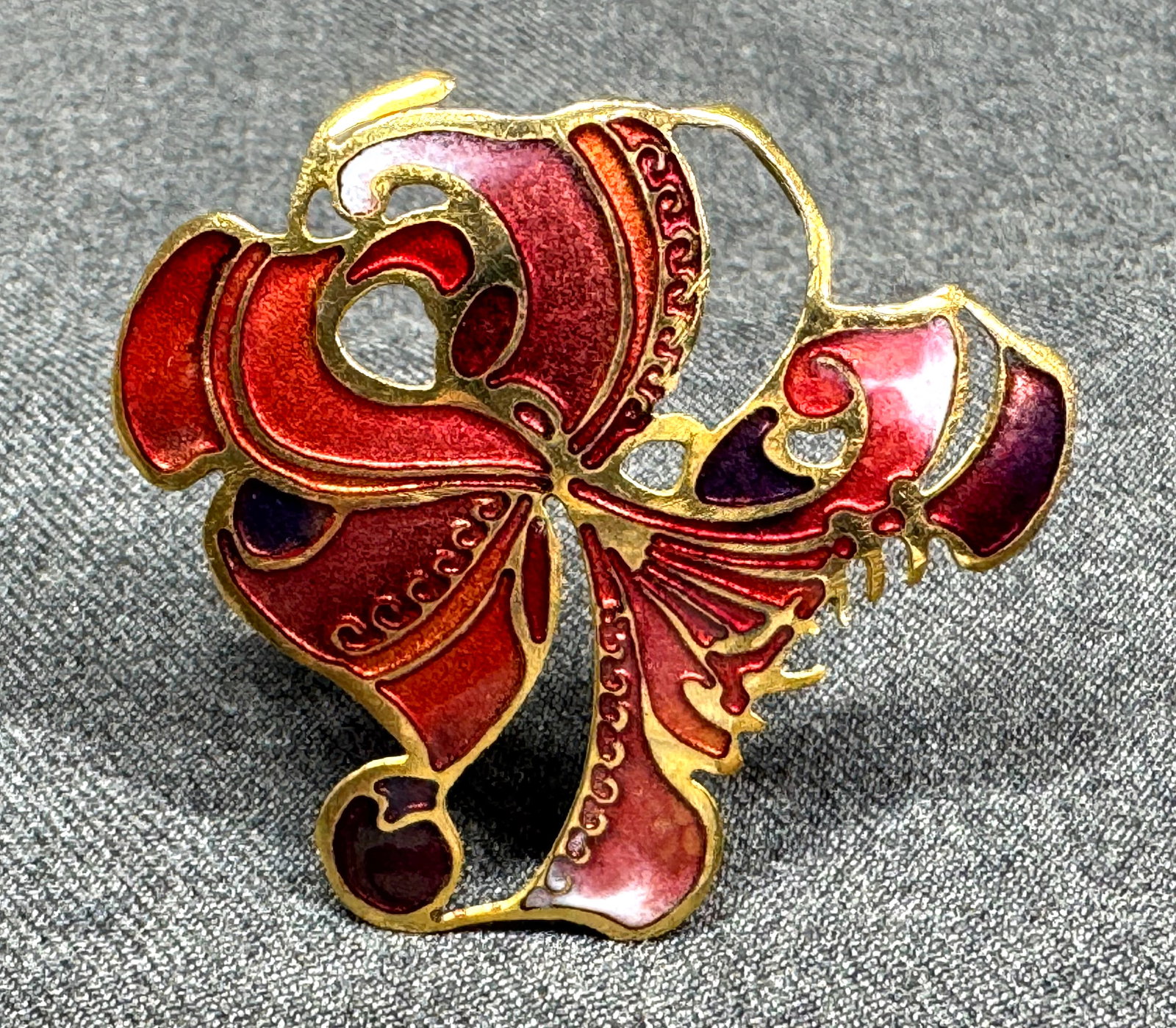 Vintage enamel gold-tone metal orchid flower brooch pin. *K