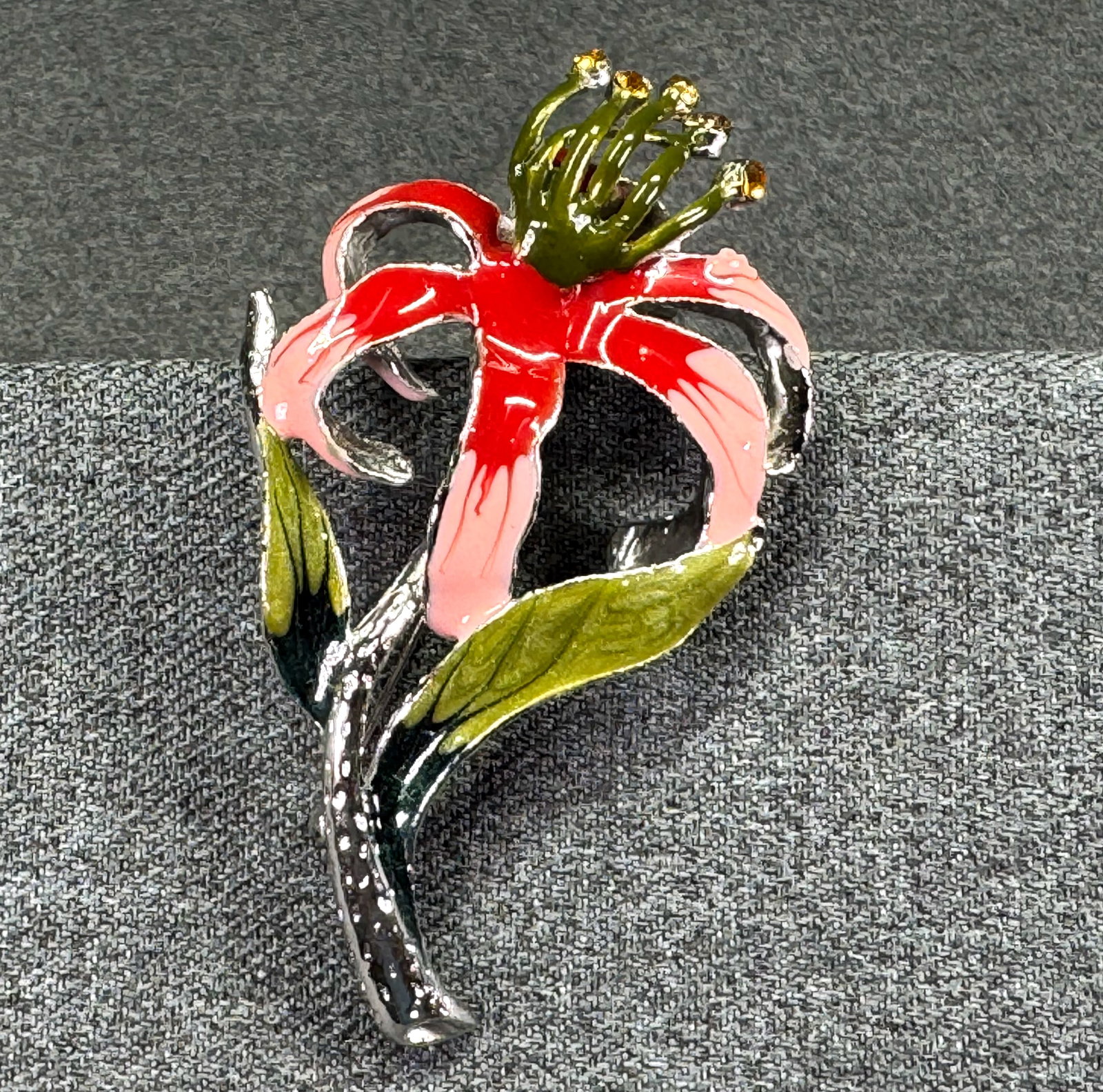 Vintage Enamel Floral Lily Brooch Pin. Rhinestones, Textured Silver Tone. *K