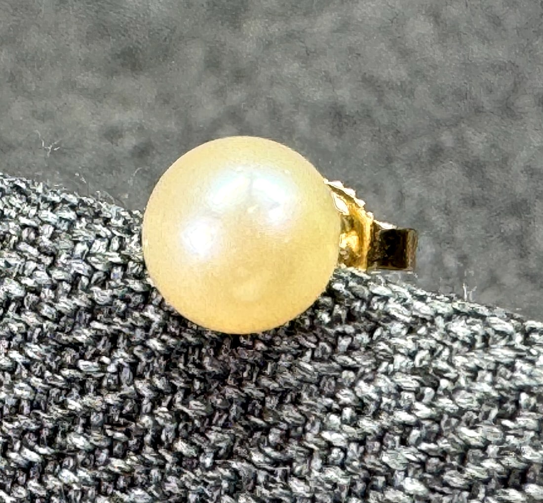 14K Yellow Gold Cultured Pearl Single Stud Earring. *K