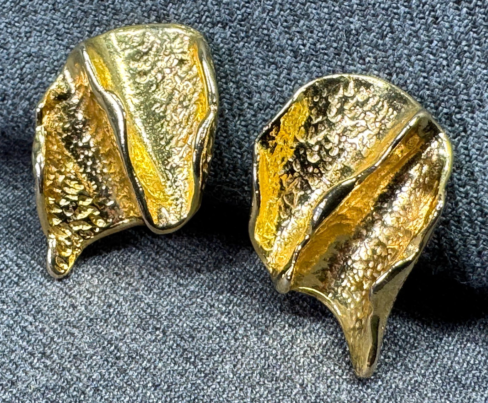 Vintage Raffine textured ruffle gold-toned metal clip earrings. a