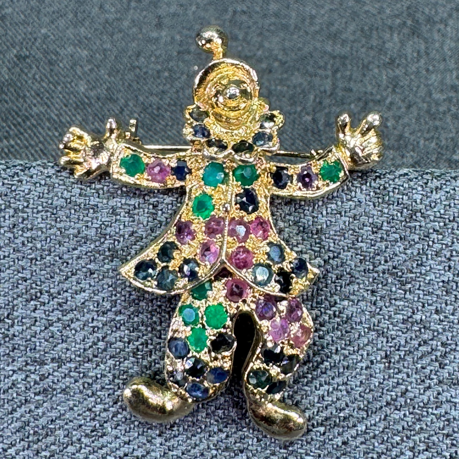 Vintage Articulated Circus Clown Movable Brooch Pin. Pave crystals. Gold-tone. *K (1 of 5)