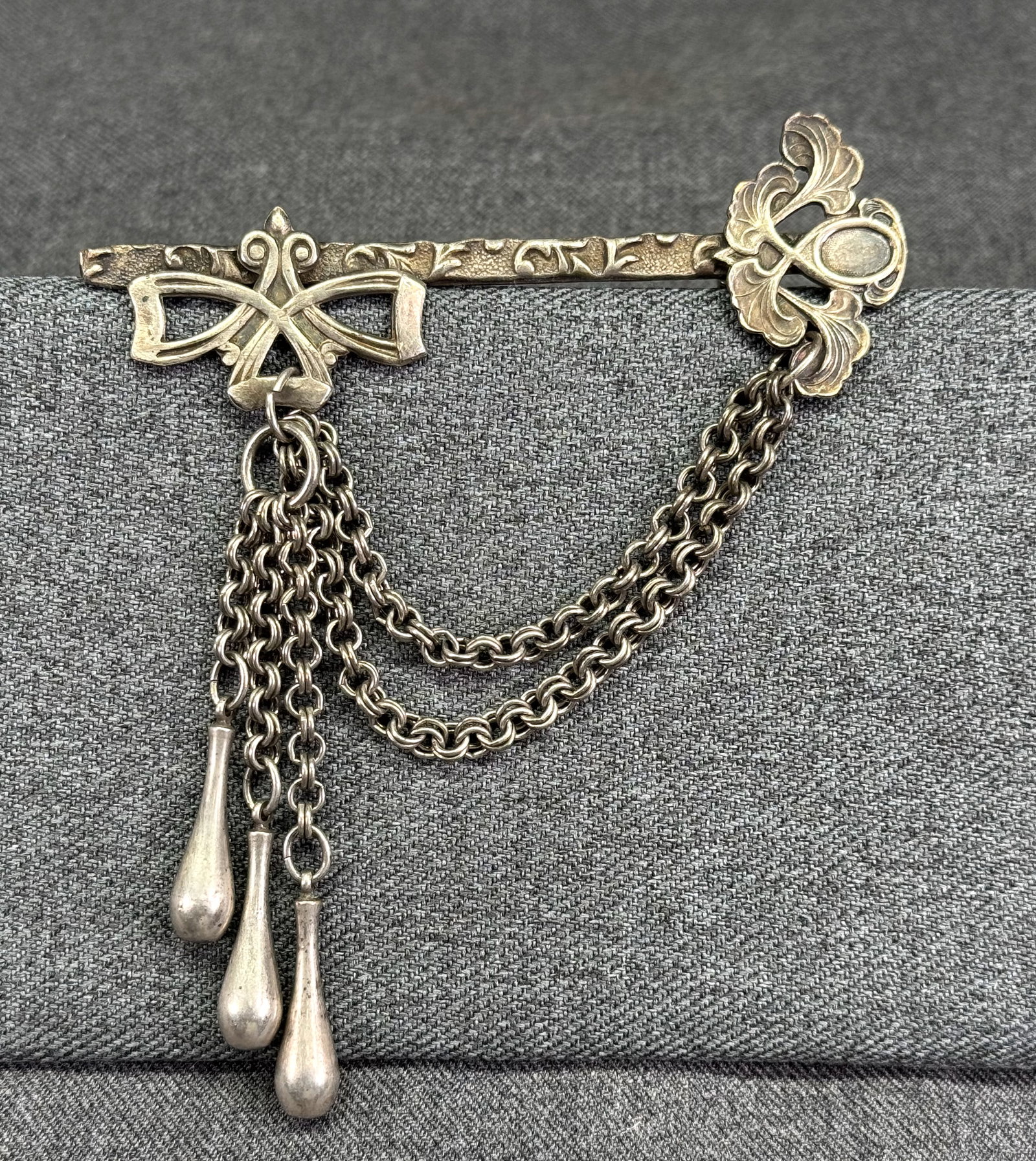 Antique Art Nouveau Floral Key Large Brooch Pin . Dangle Chains. Silver-toned. *g (1 of 7)